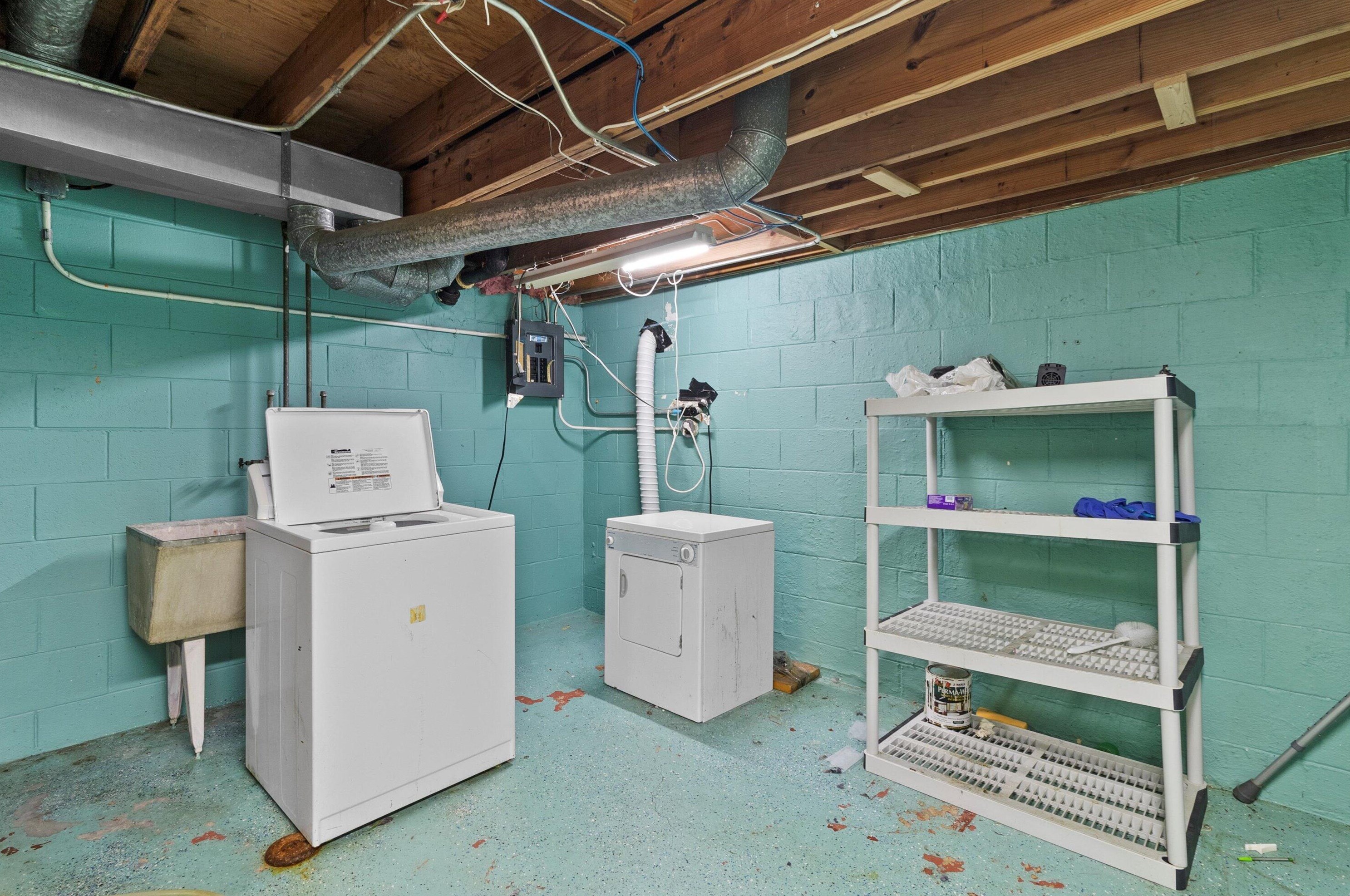 3333 5th Ave, South Milwaukee WI  53172-4015 exterior