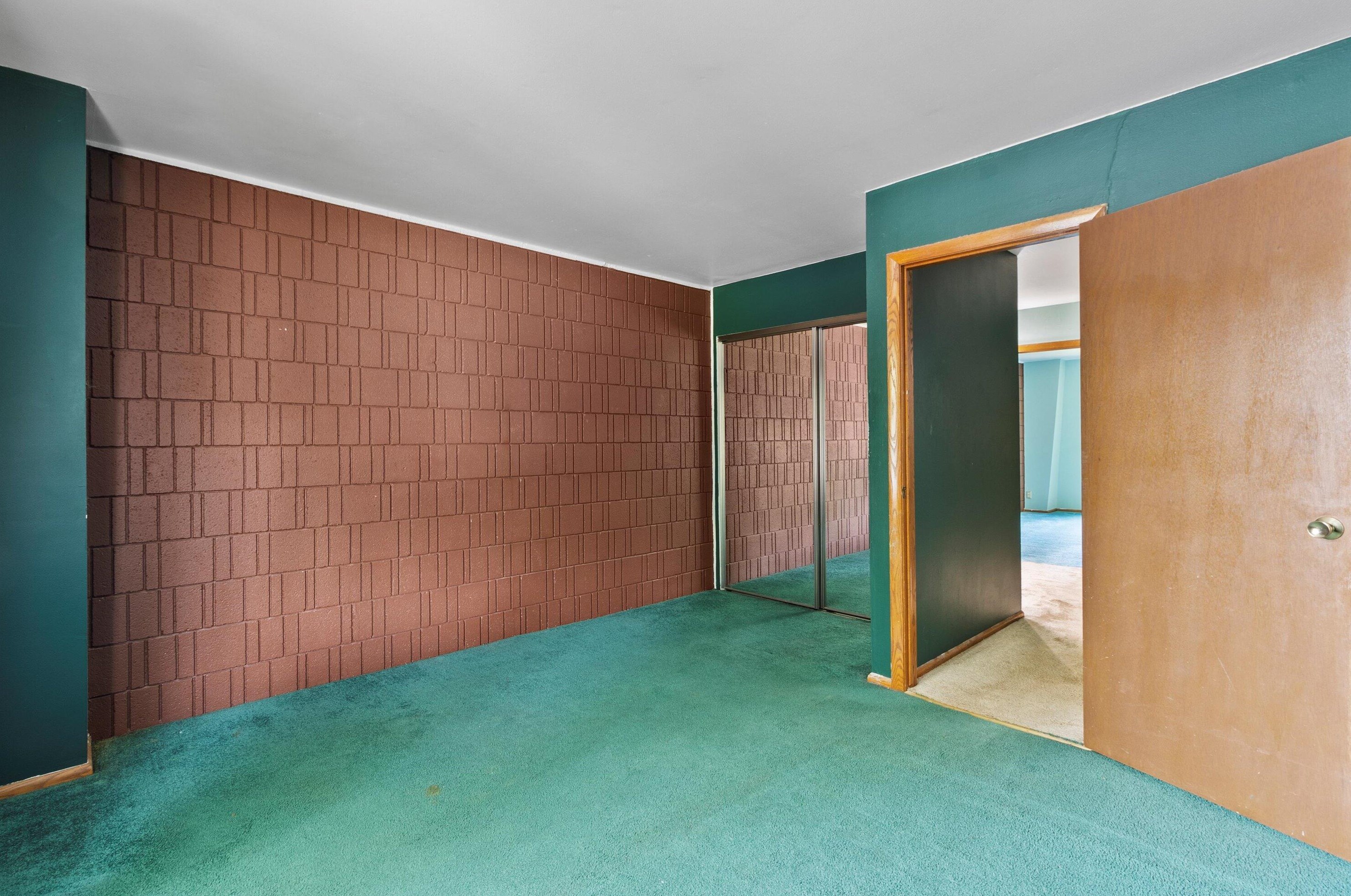 3333 5th Ave, South Milwaukee WI  53172-4015 exterior