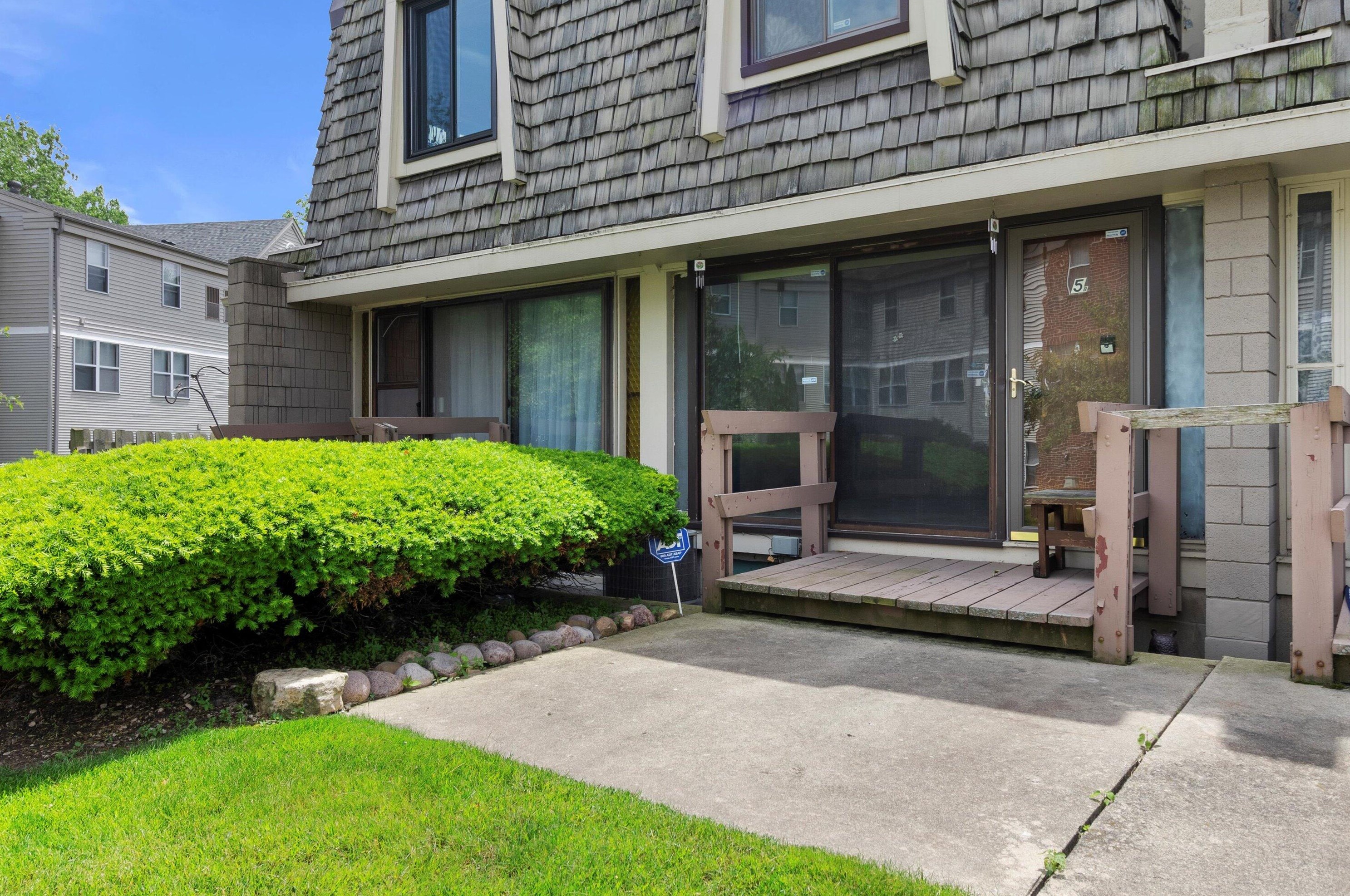 3333 5th Ave, South Milwaukee WI  53172-4015 exterior