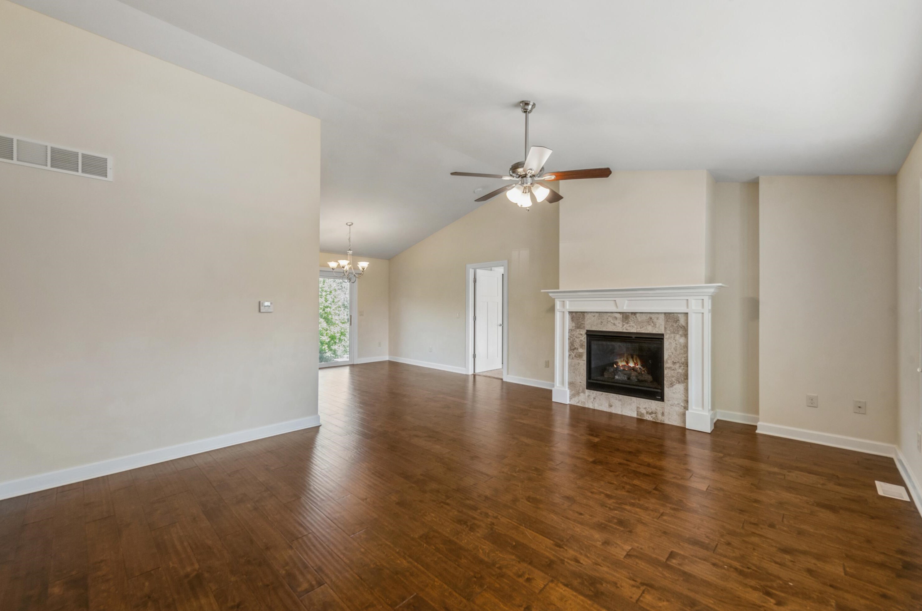 908 Hudson Trail, Lake Geneva, WI 53147