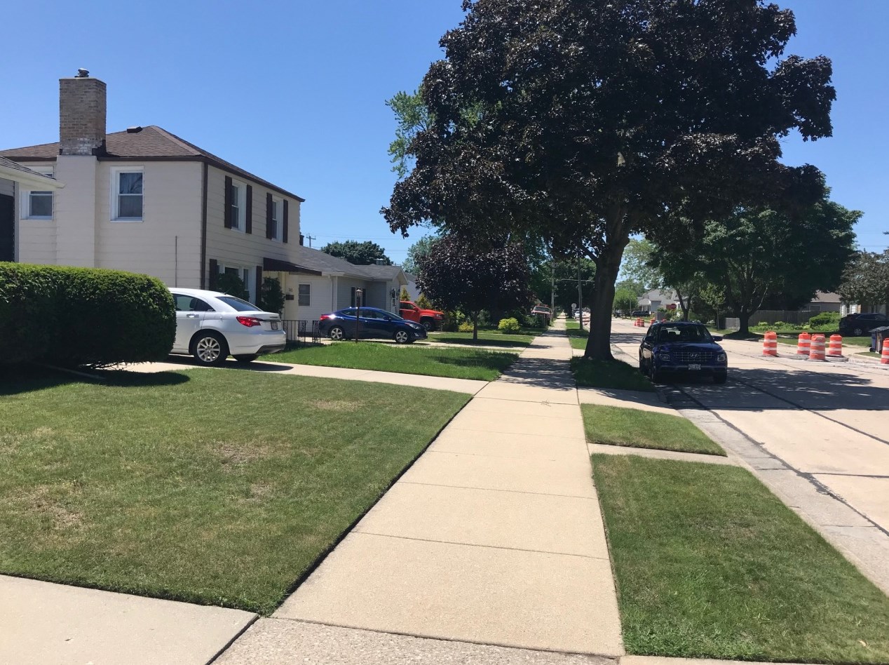 2405 Bate St, Racine, WI 53403-3007