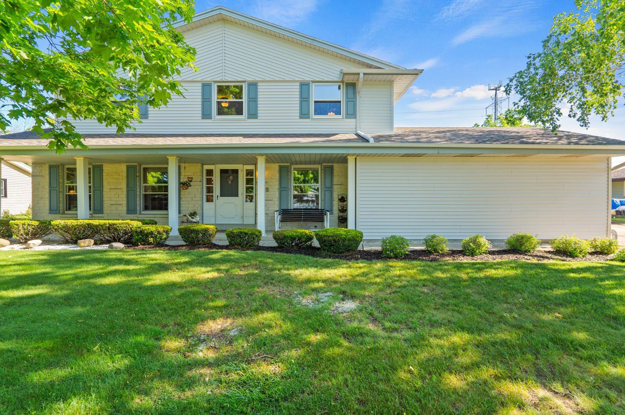14080 W Honey Ln, Waukesha, WI 53151