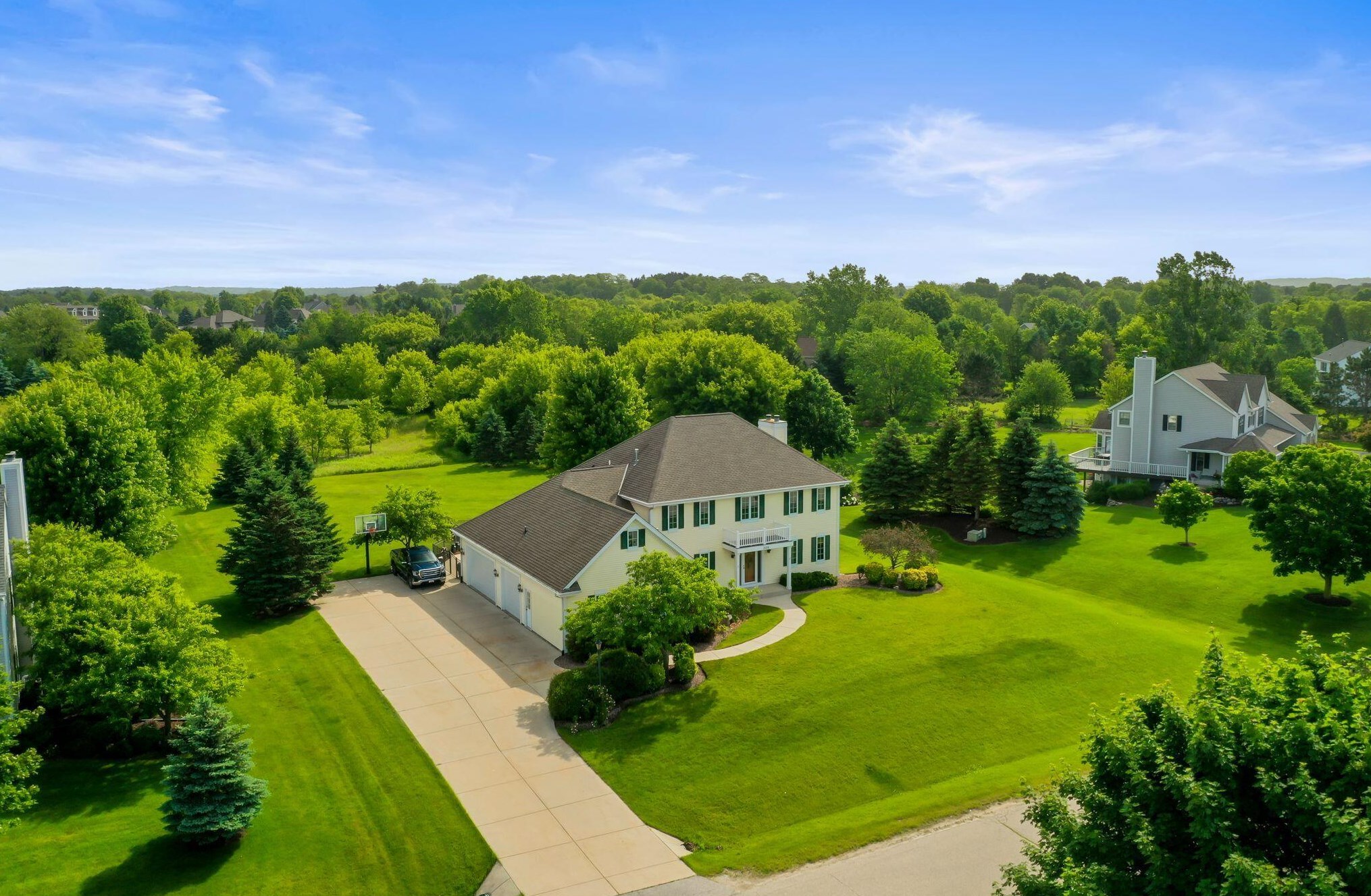 309 Mulberry Dr, Delafield, WI 53018-1070
