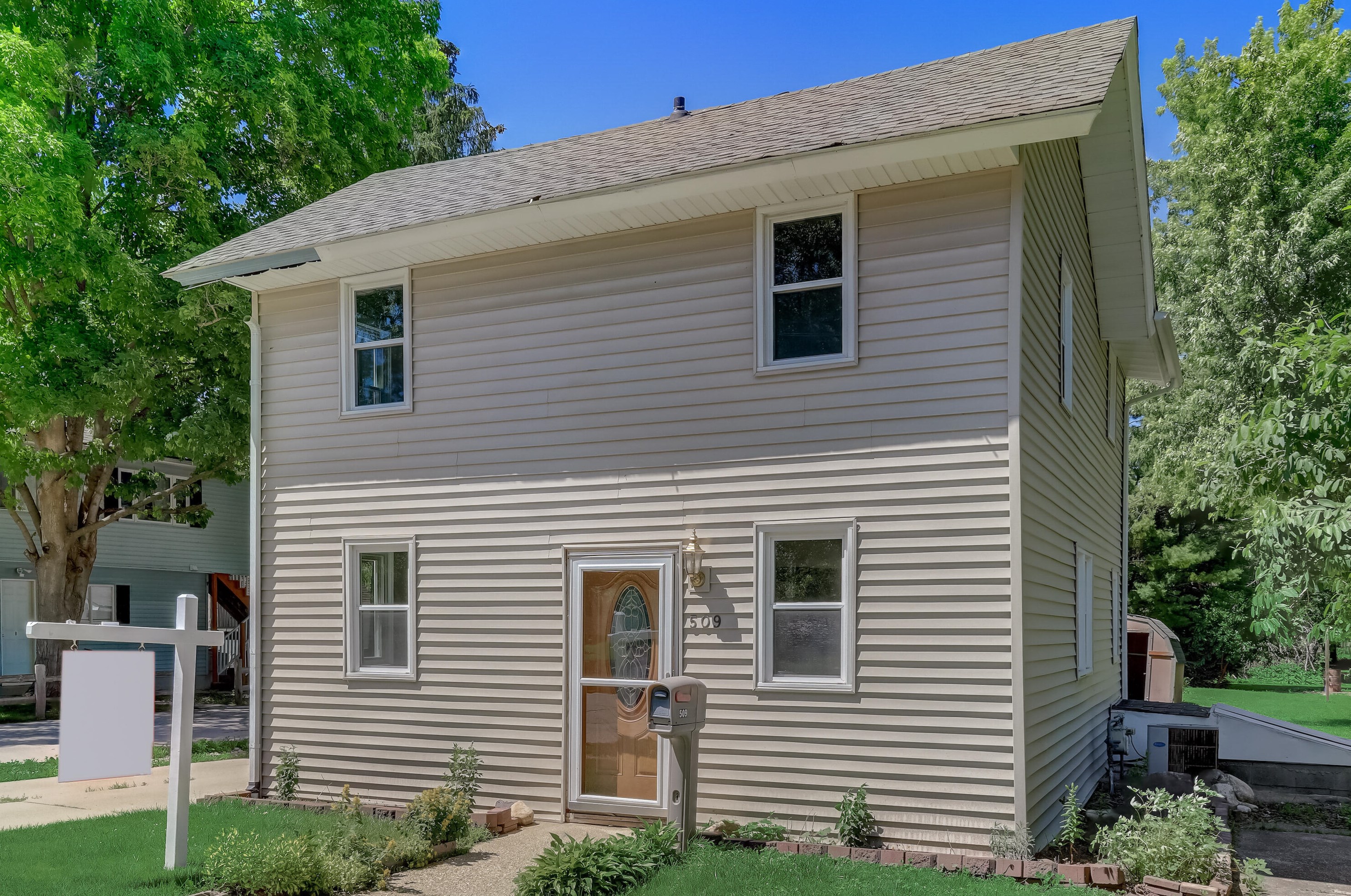 509 E Geneva St, Delavan, WI 53115