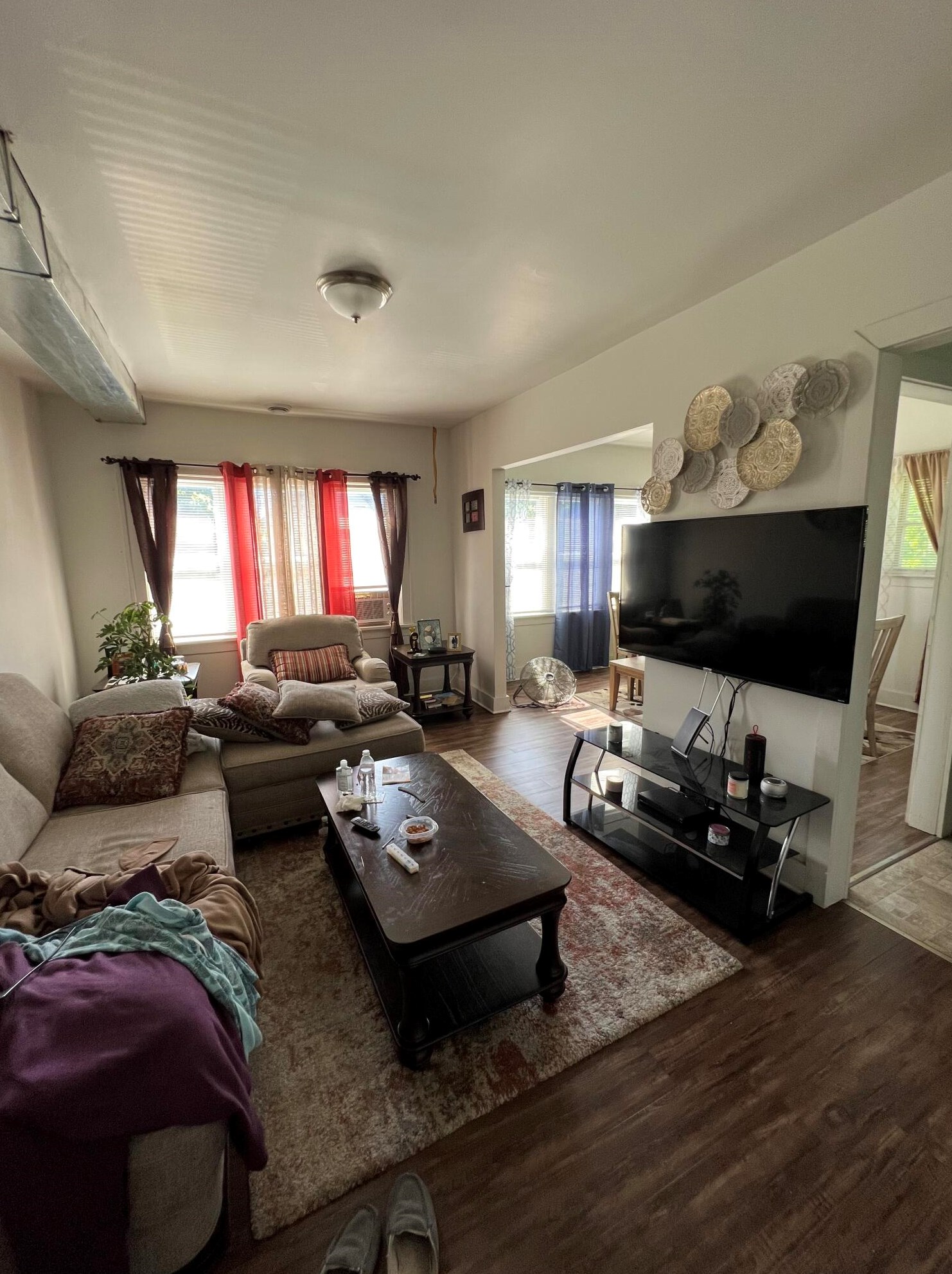 3273 N 17th St, Milwaukee, WI 53206