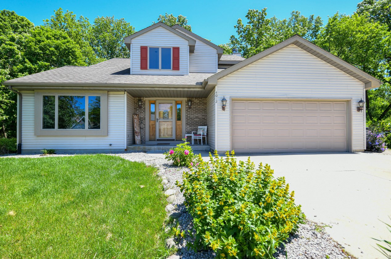 4012 Elaines Way, Slinger, WI 53086