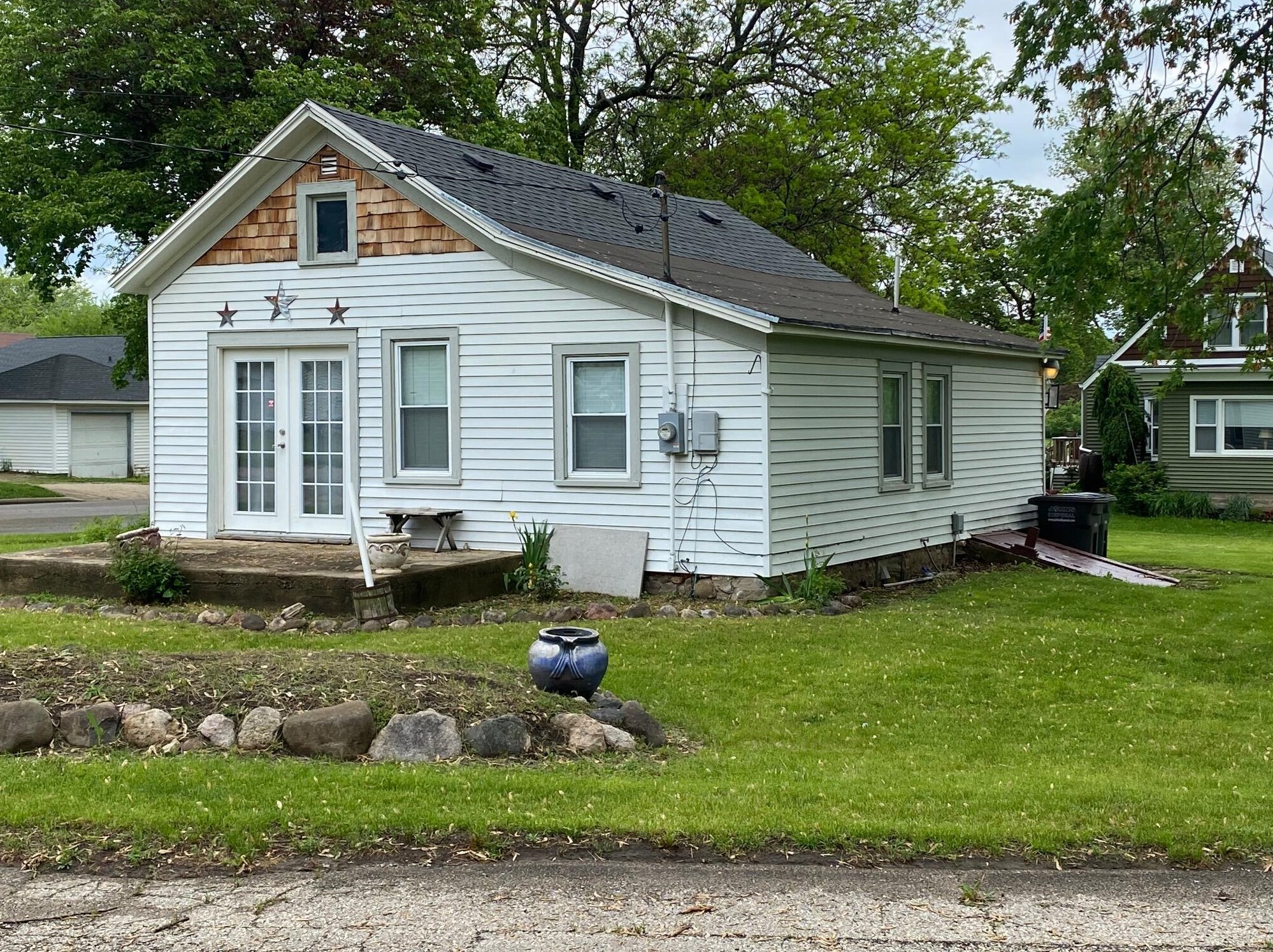 522 Wisconsin St, Genoa City, WI 53128-2177