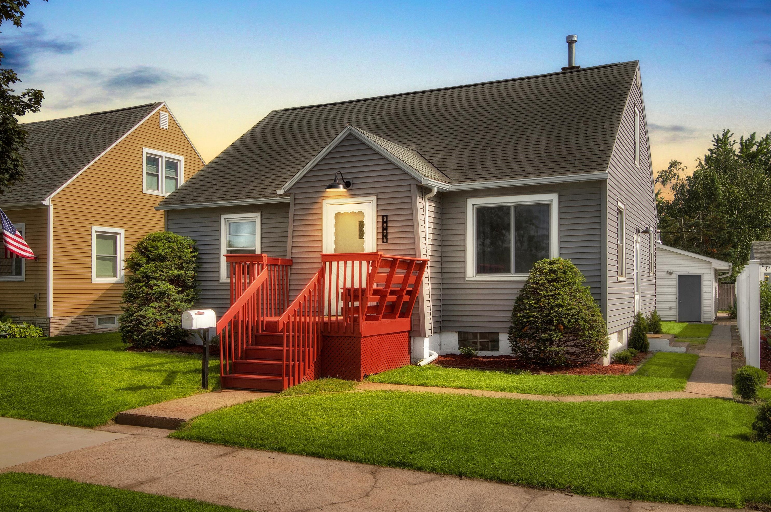 2006 Redfield St, La Crosse, WI 54601