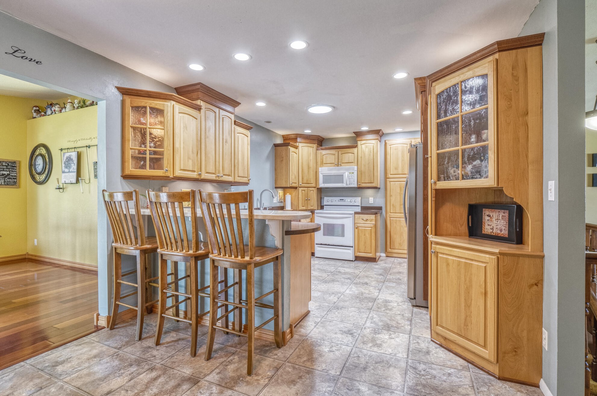 1506 Hilltop Ln, Plymouth, WI 53073-2008