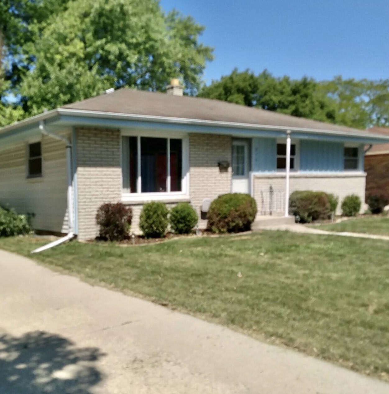 5781 Indiana Ave, Cudahy, WI 53110-2461