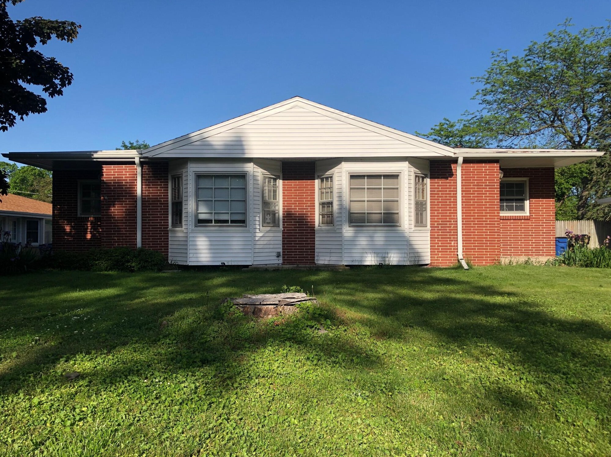 3819 Main St, Racine, WI 53402-3609
