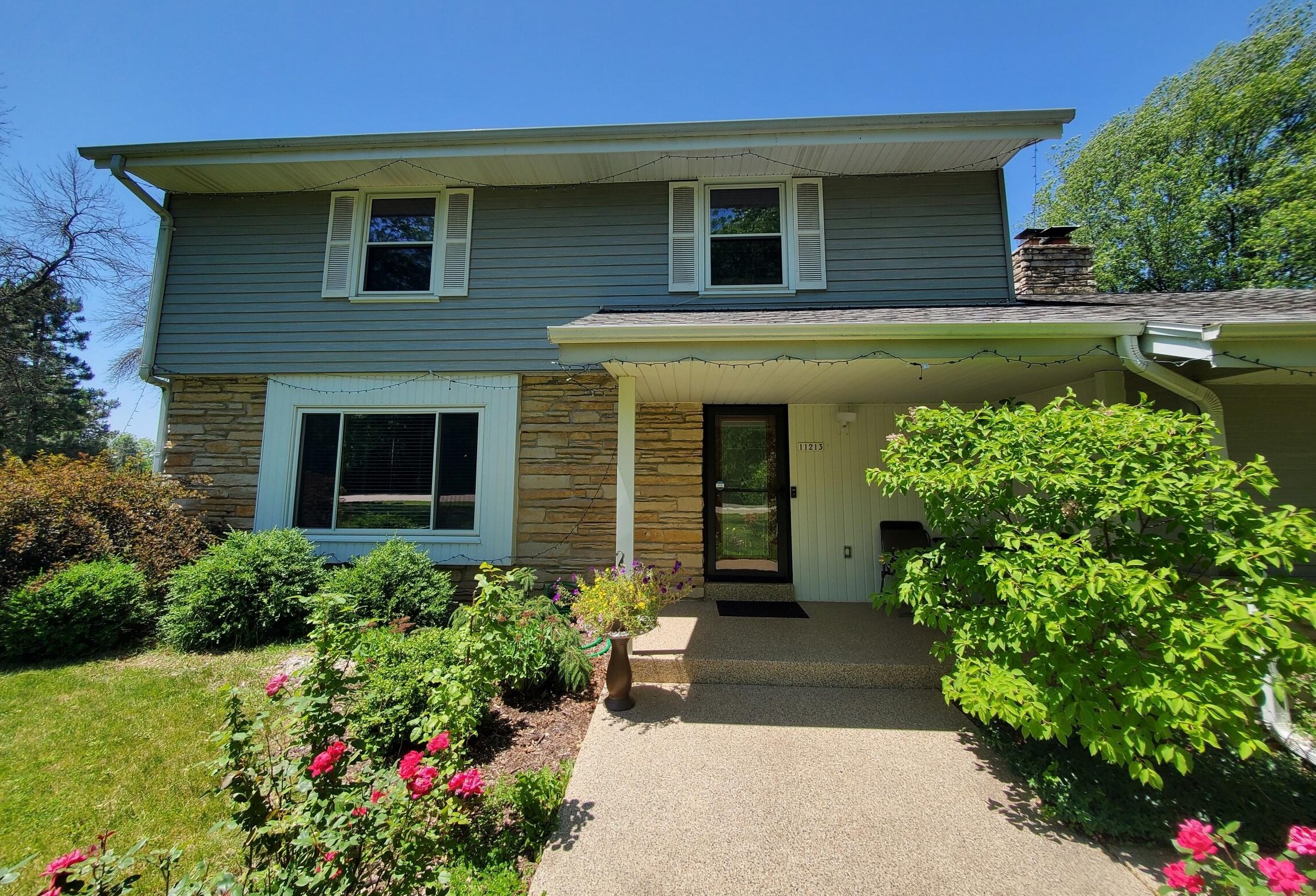 11213 N Country View Dr, Thiensville, WI 53092