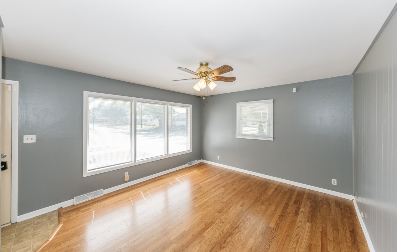 3526 Spruce St, Racine, WI 53403-3772