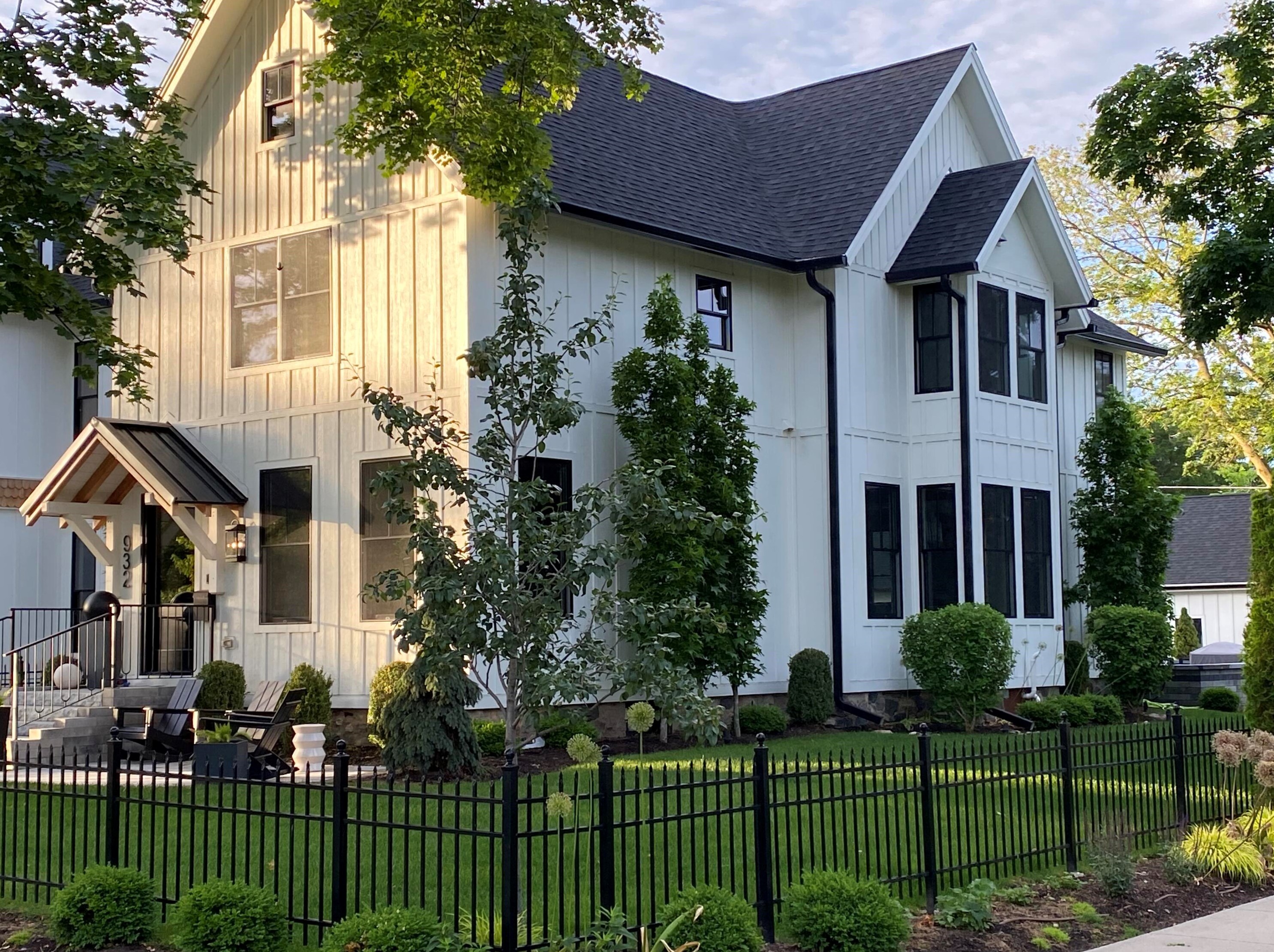 932 Geneva St, Lake Geneva, WI 53147