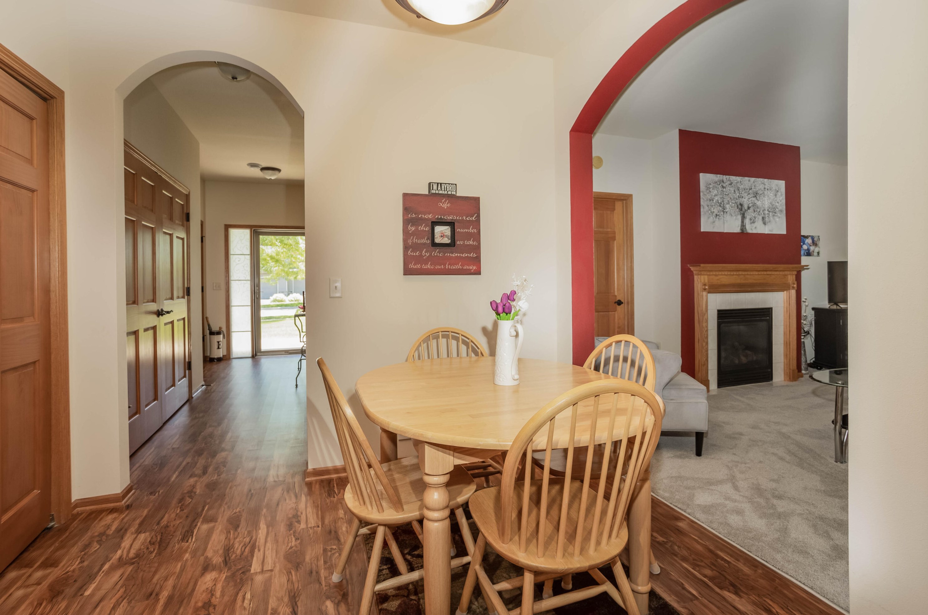 1665 New Port Vista Dr, Grafton, WI 53024-9383