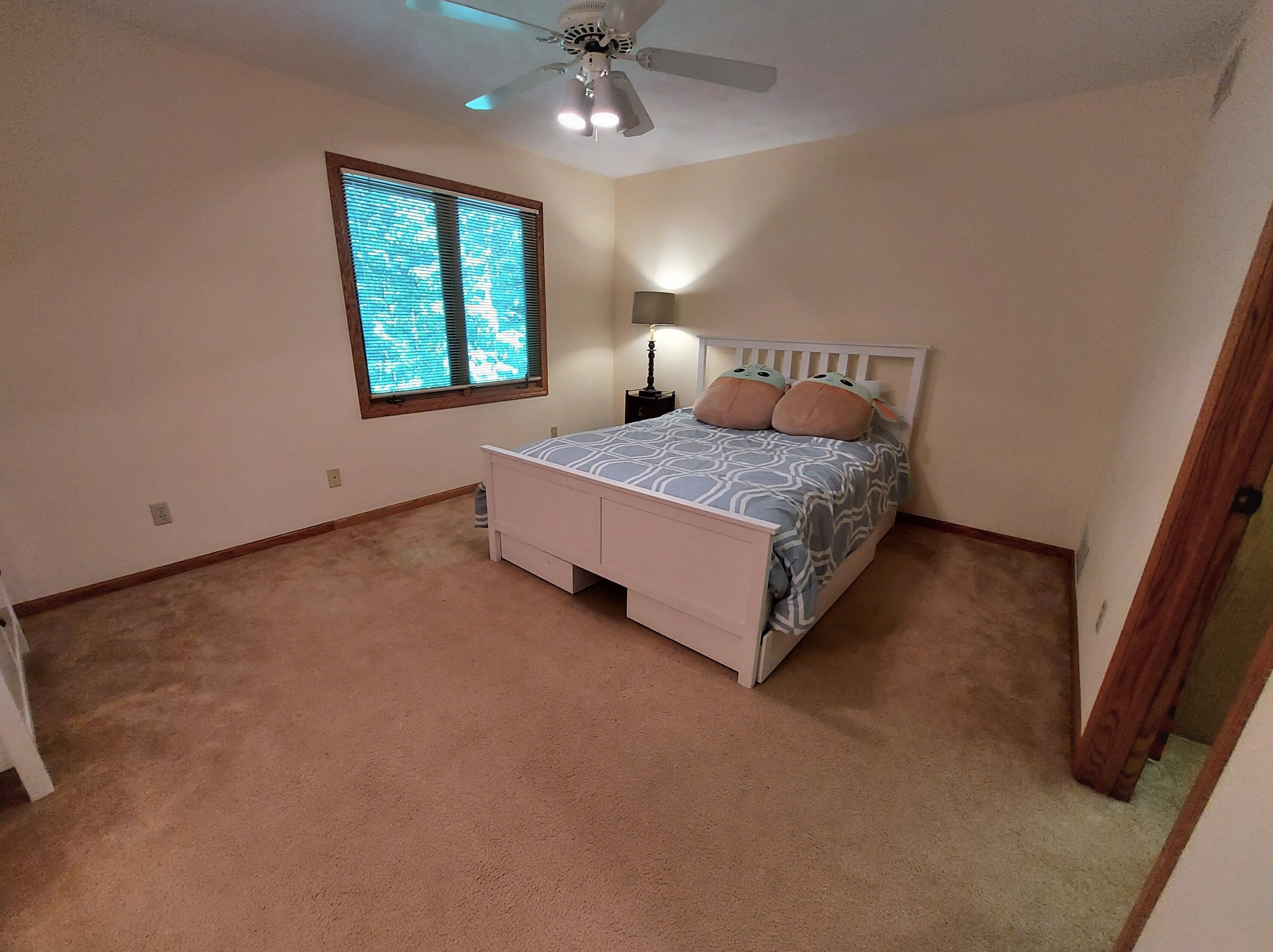 940 Satinwood Ct, Brookfield WI  53005-6852 exterior
