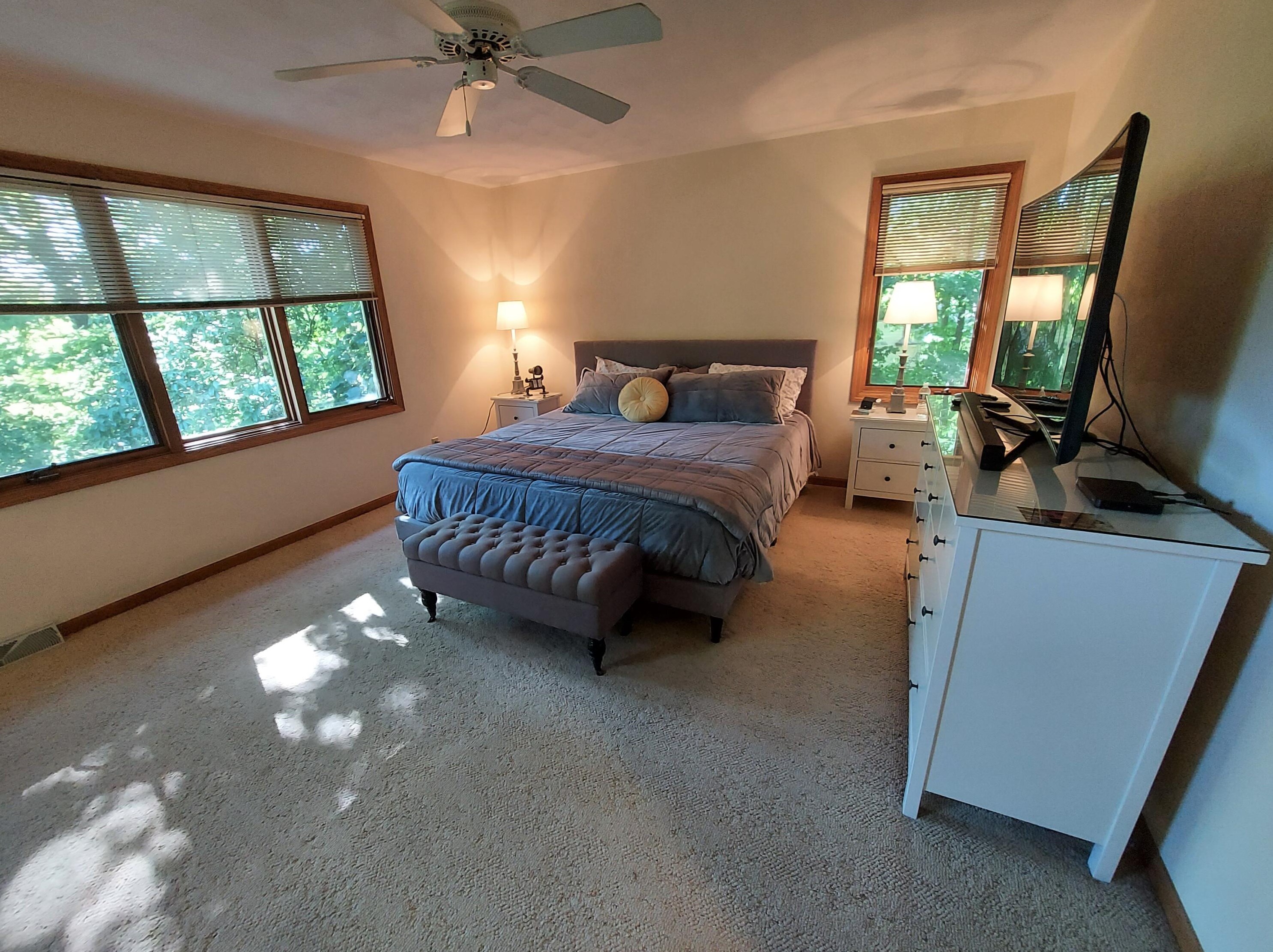 940 Satinwood Ct, Brookfield WI  53005-6852 exterior