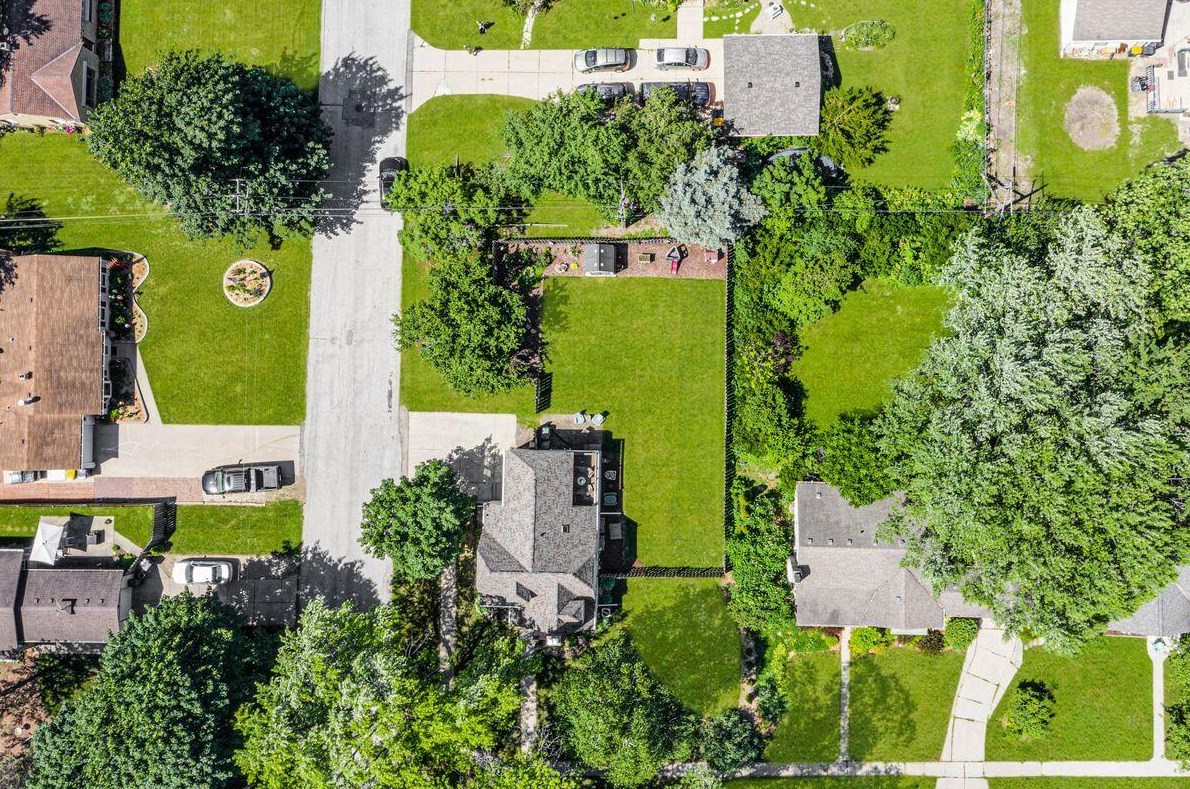 11430 Godsell Ave, Hales Corners, WI 53130-1820