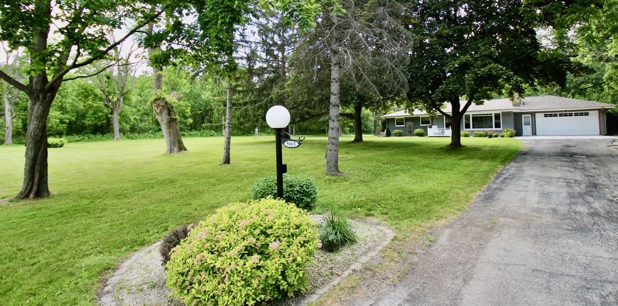 5065 S Small Rd, Waukesha, WI 53151