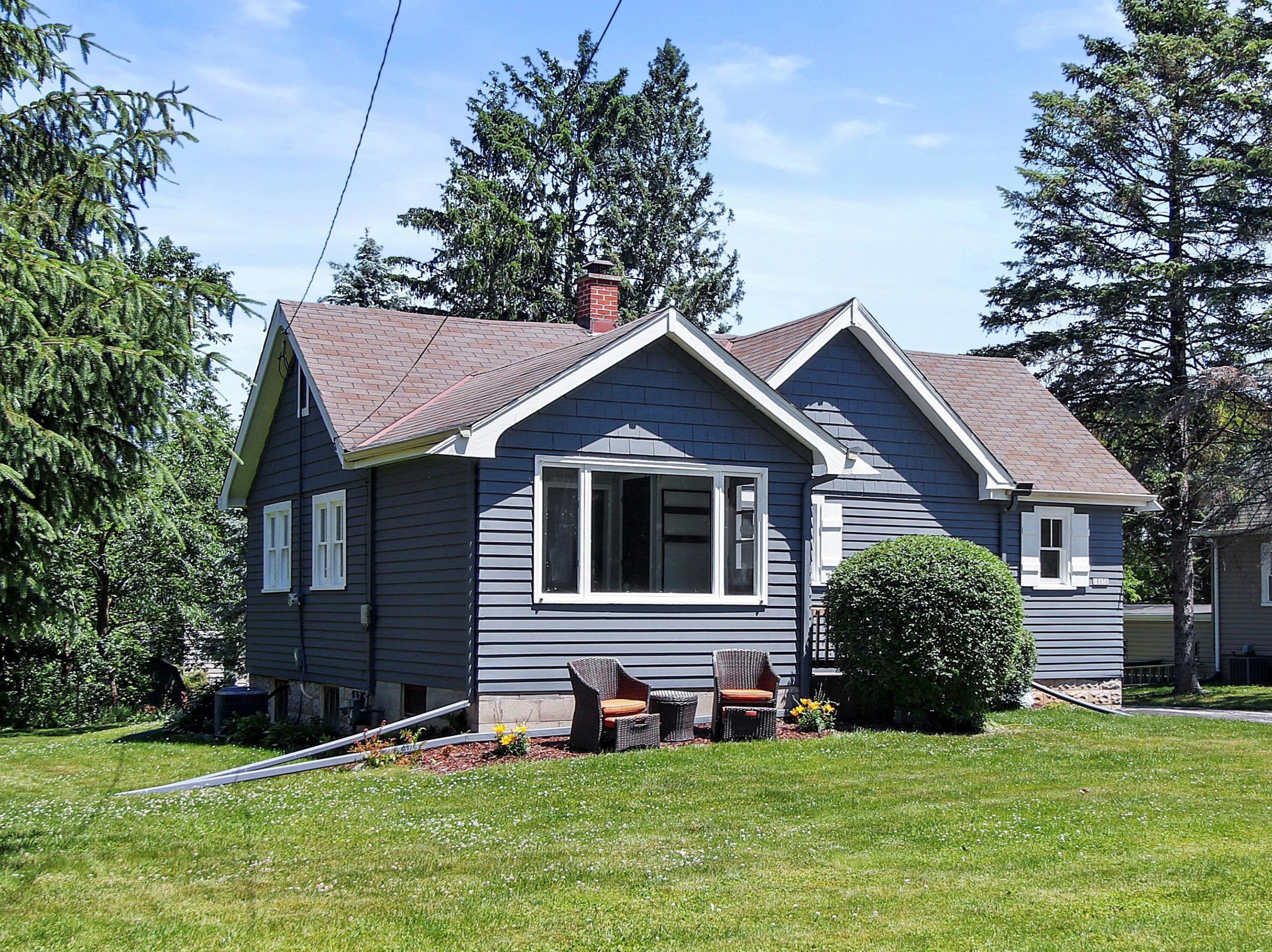18030 Midland Pl, Brookfield WI  53045-4262 exterior
