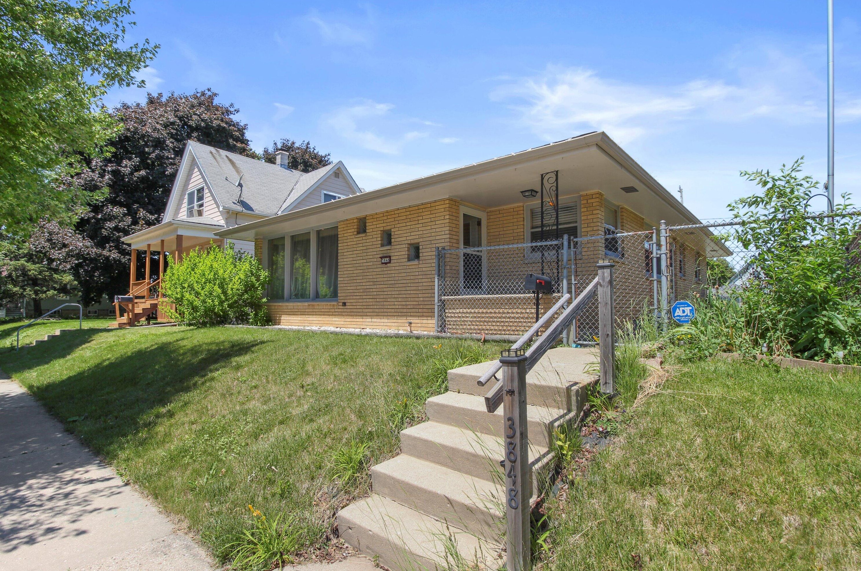 3848 Barnard Ave, Cudahy, WI 53110-1524