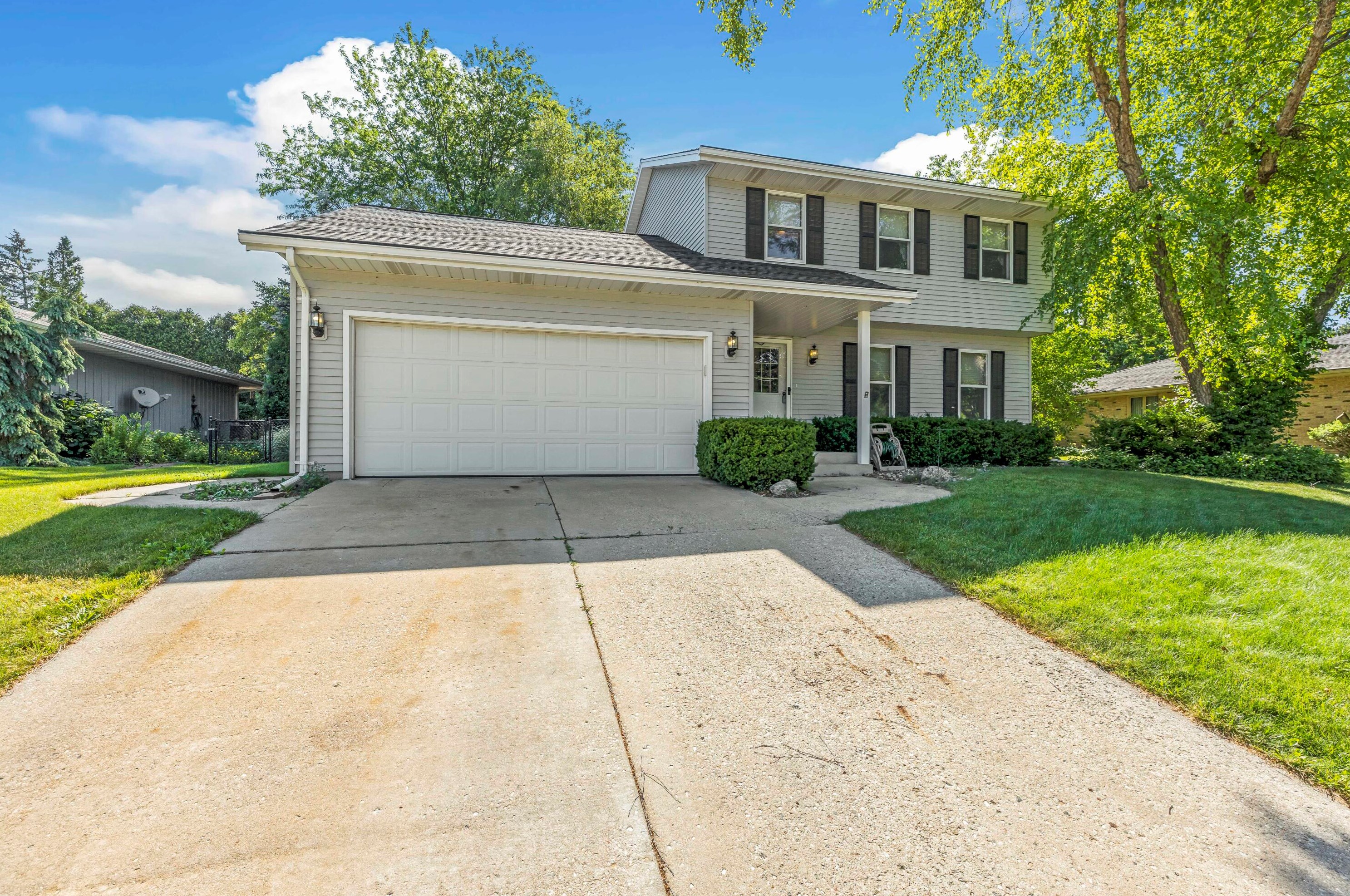372 Robins Run, Lyons, WI 53105-1069