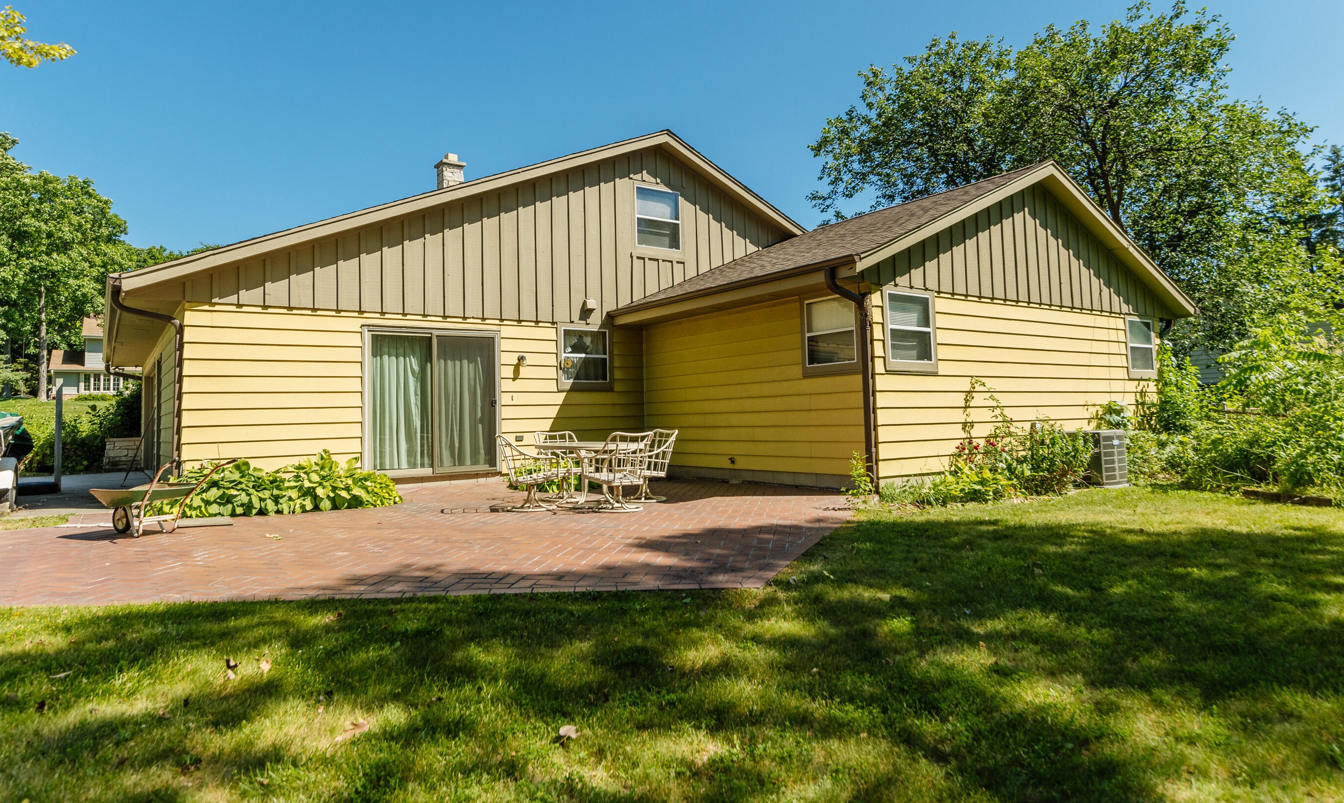 3505 169th St, Brookfield, WI 53005-2106
