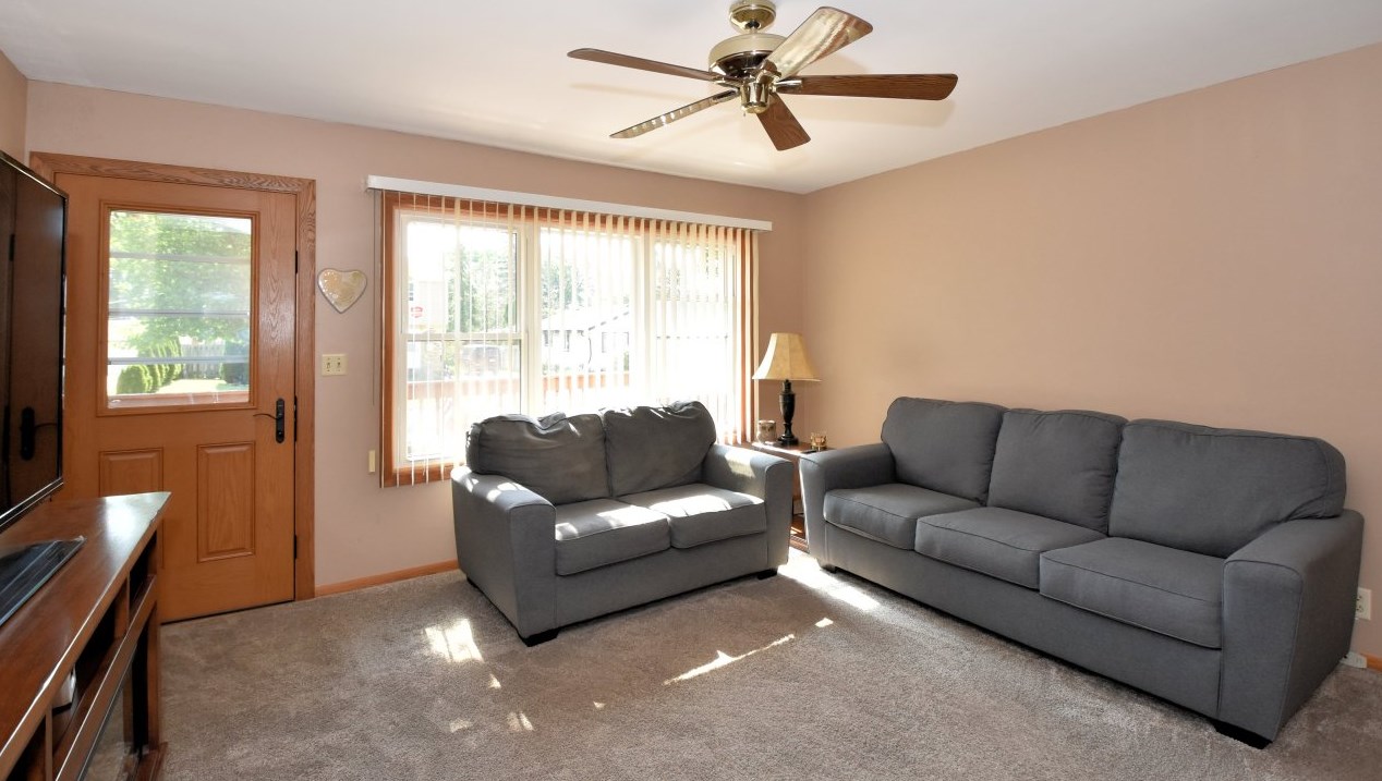 3500 S Kennedy Dr, Sturtevant, WI 53177