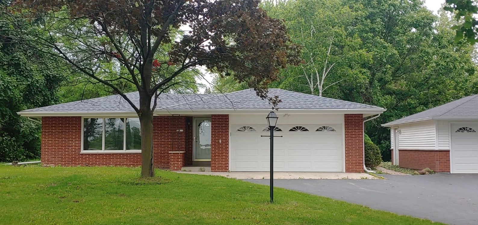 12116 W Donges Bay Rd, Thiensville, WI 53097