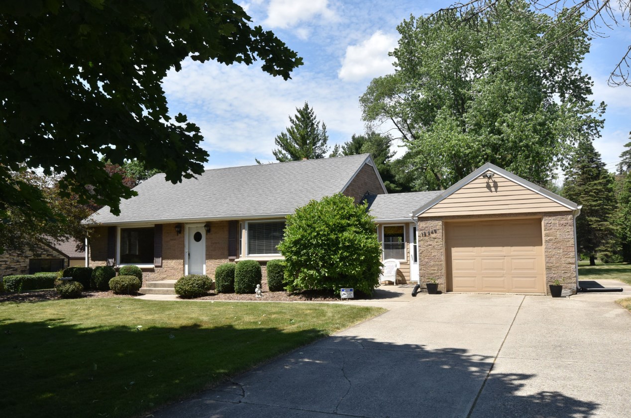 12940 Burleigh Rd, Brookfield, WI 53005-7711