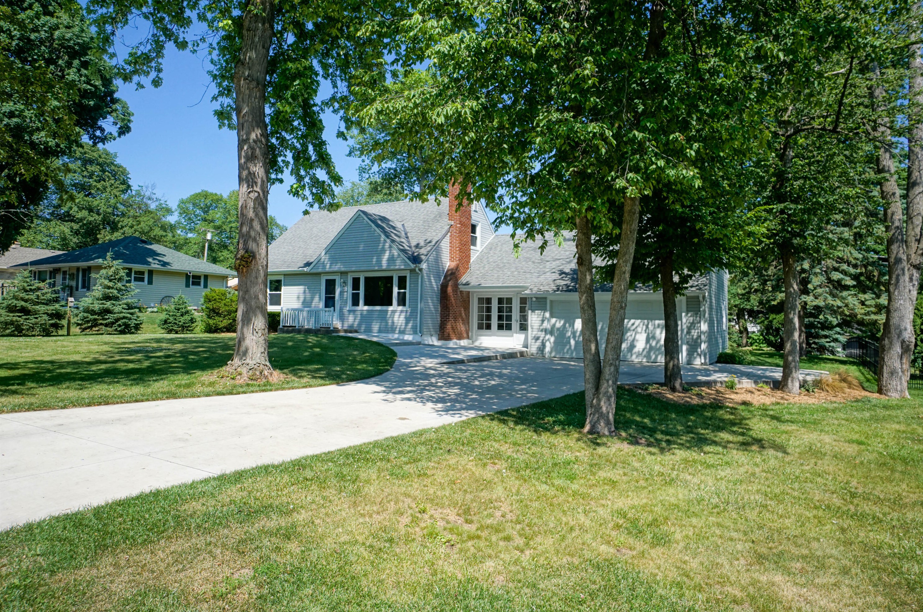 1300 Edwards St, Brookfield, WI 53005