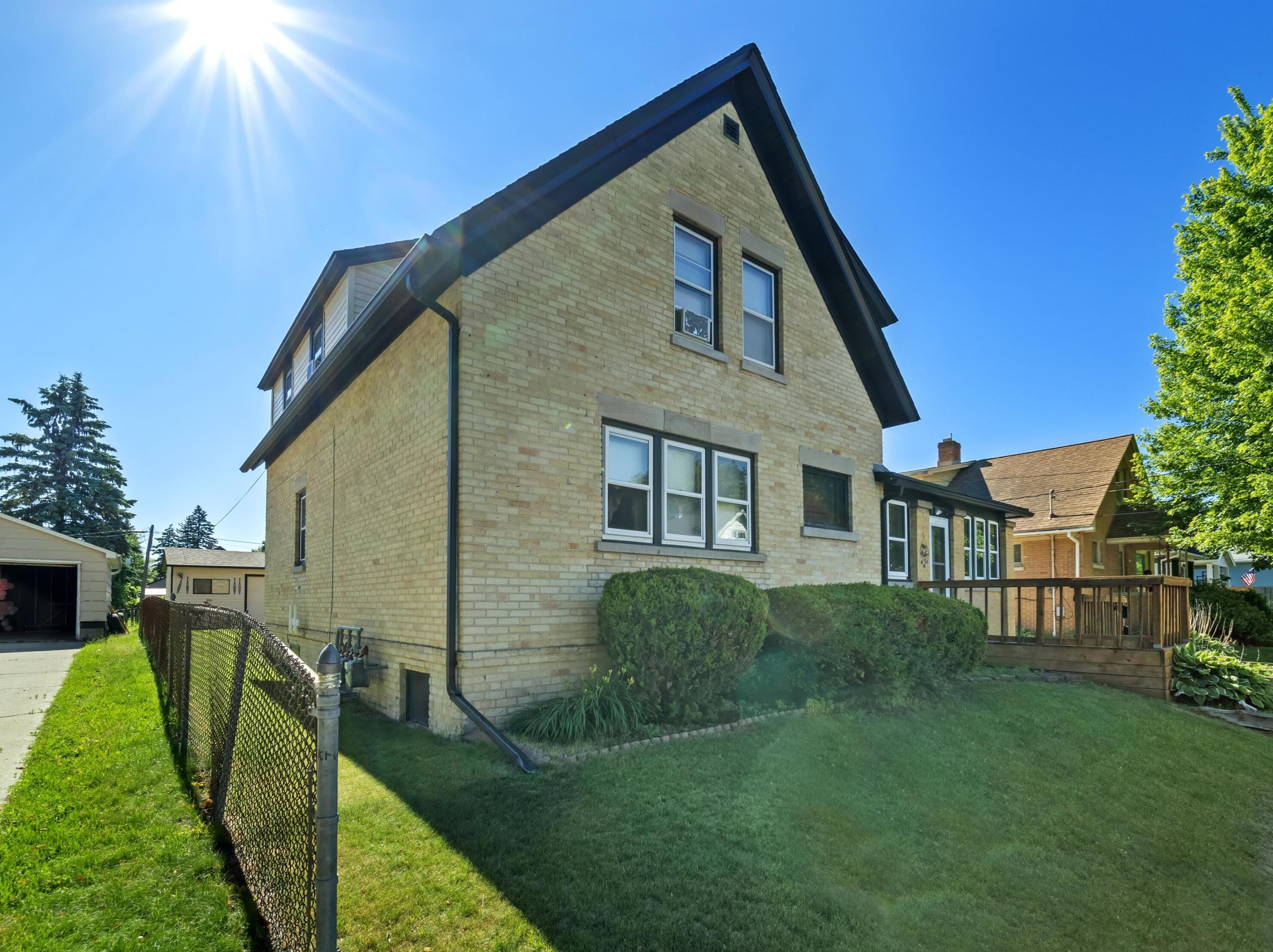 1321 S 16th St, Manitowoc, WI 54220