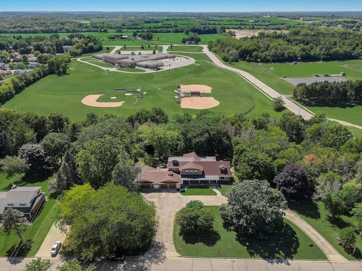202 Franklin St, Waterford, WI 53185