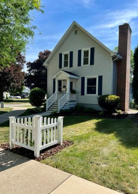 200 S Perkins Blvd, Lyons, WI 53105