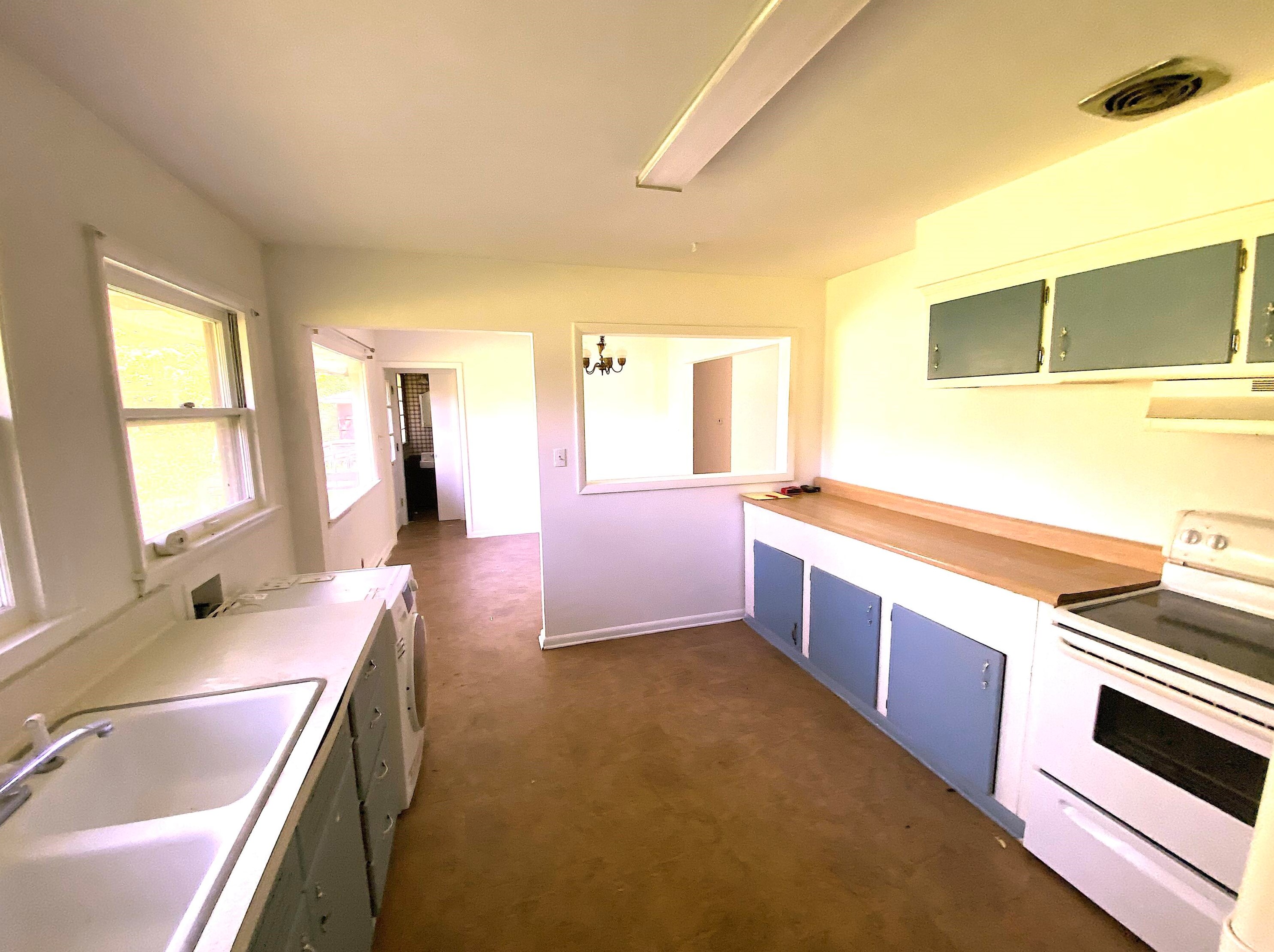 3201 W Chestnut Rd, Thiensville, WI 53092