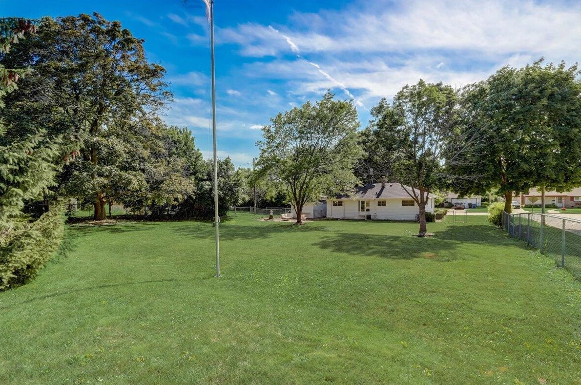 1355 Howard St, Racine WI  53404-2405 exterior