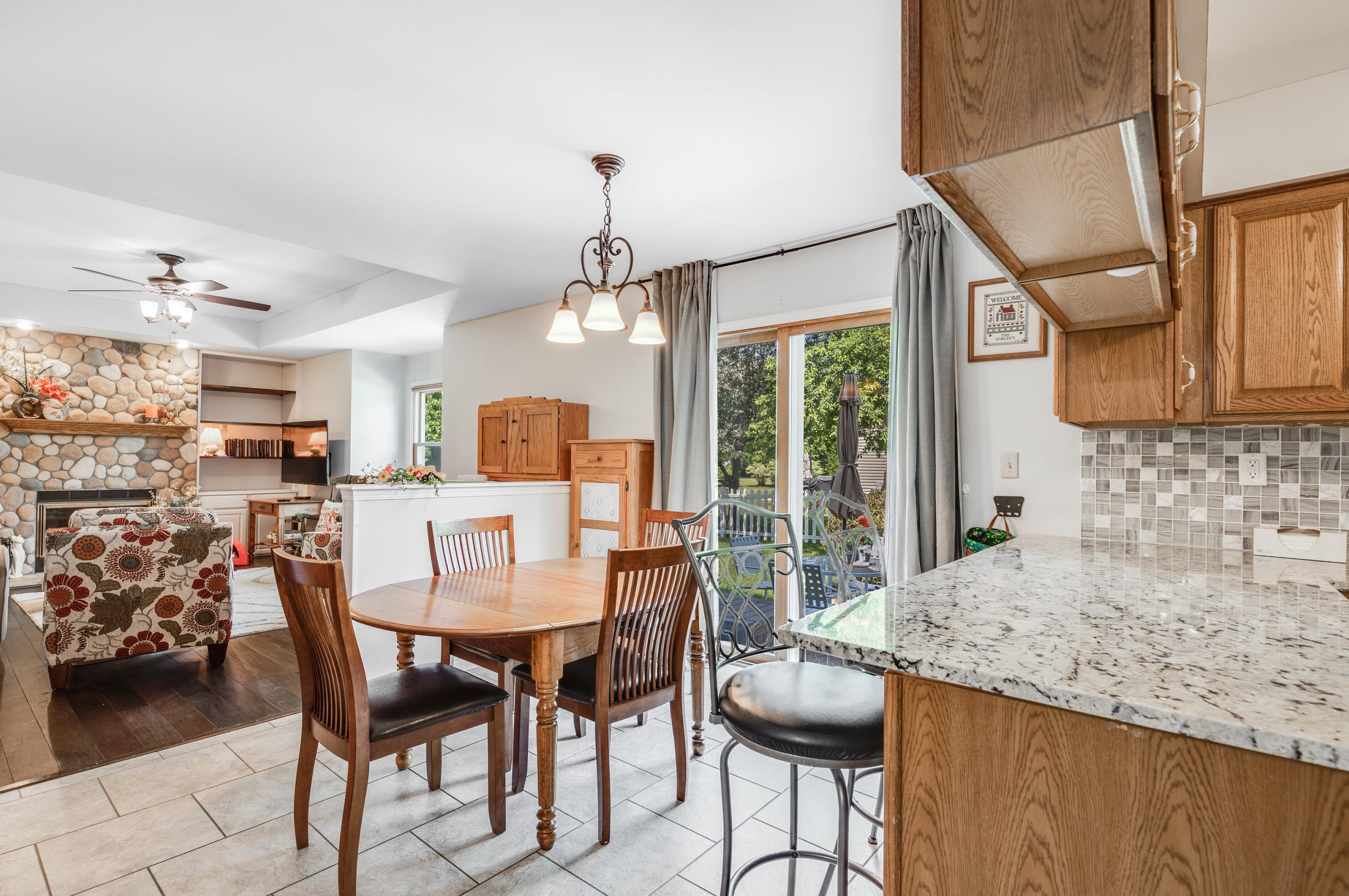 3800 Glencoe Dr, Racine WI  53403-9427 exterior