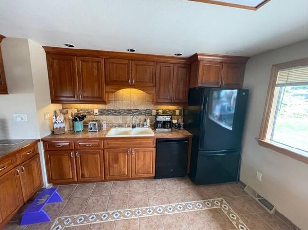 2715 Henry St, Sheboygan, WI 53081-6719