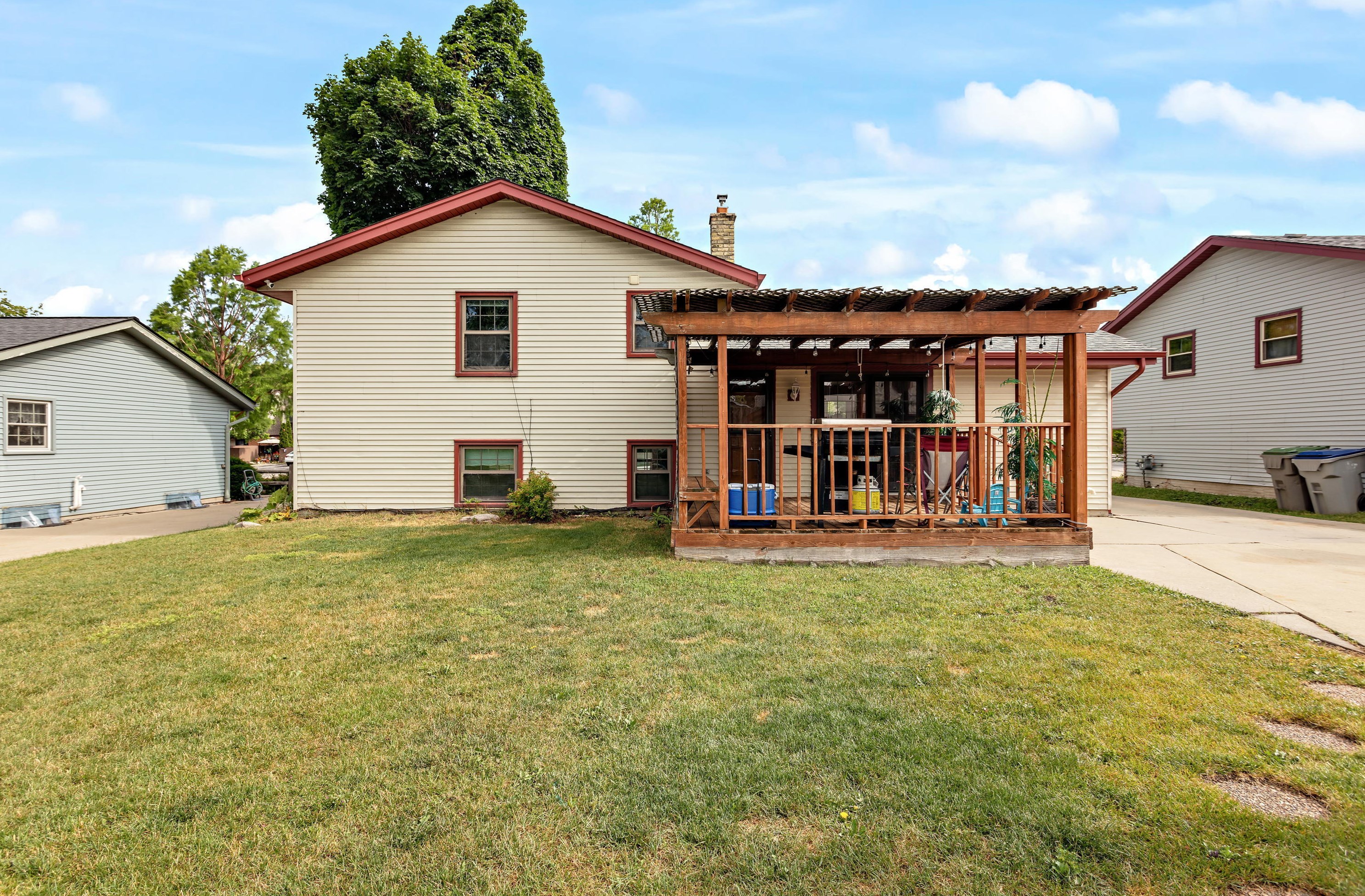 1419 Abbott Ave, Milwaukee WI 53221-3005 exterior