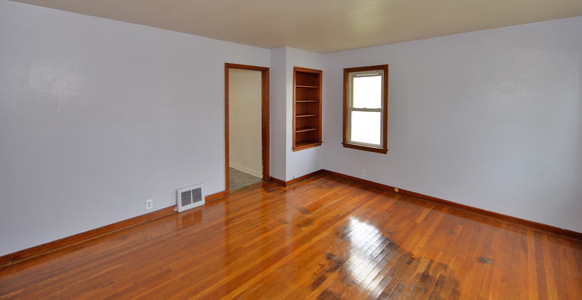1905 Gilson St, Racine, WI 53403-3139