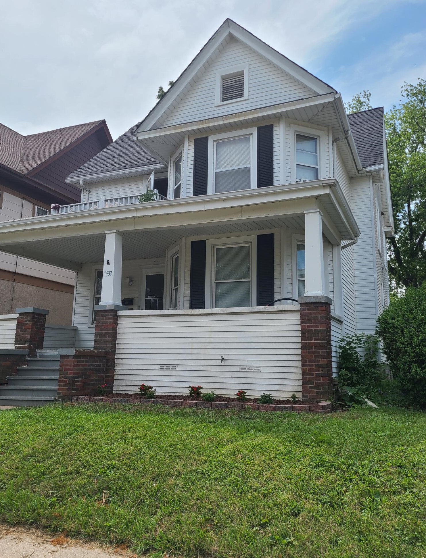 1432 Hayes Ave, Racine, WI 53405-3459