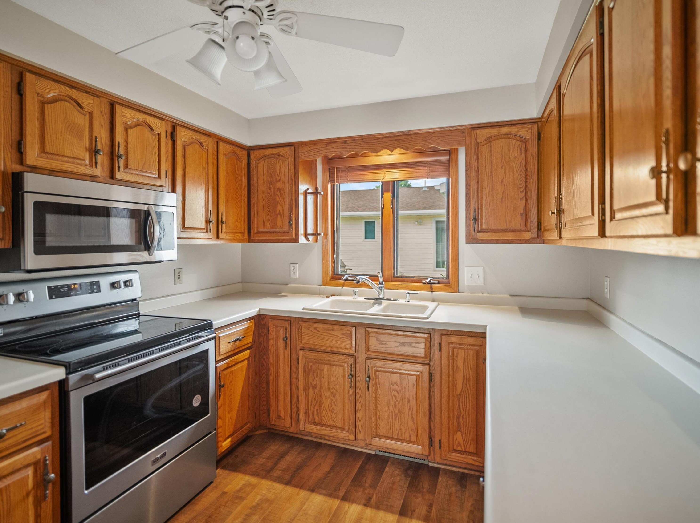 2414 27th St, Sheboygan, WI 53083-4482