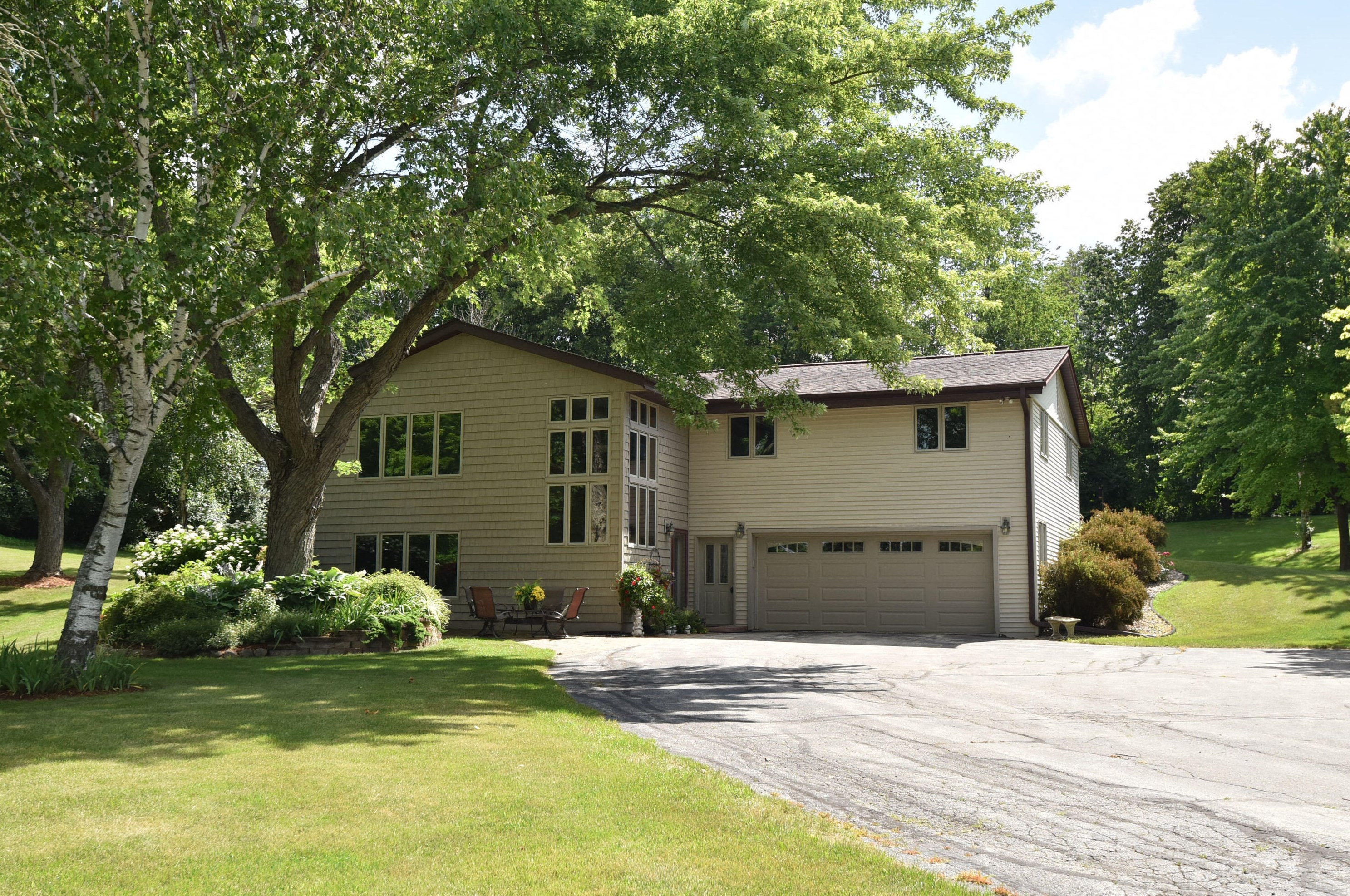 3620 Town Hall Rd, Kewaskum, WI 53040