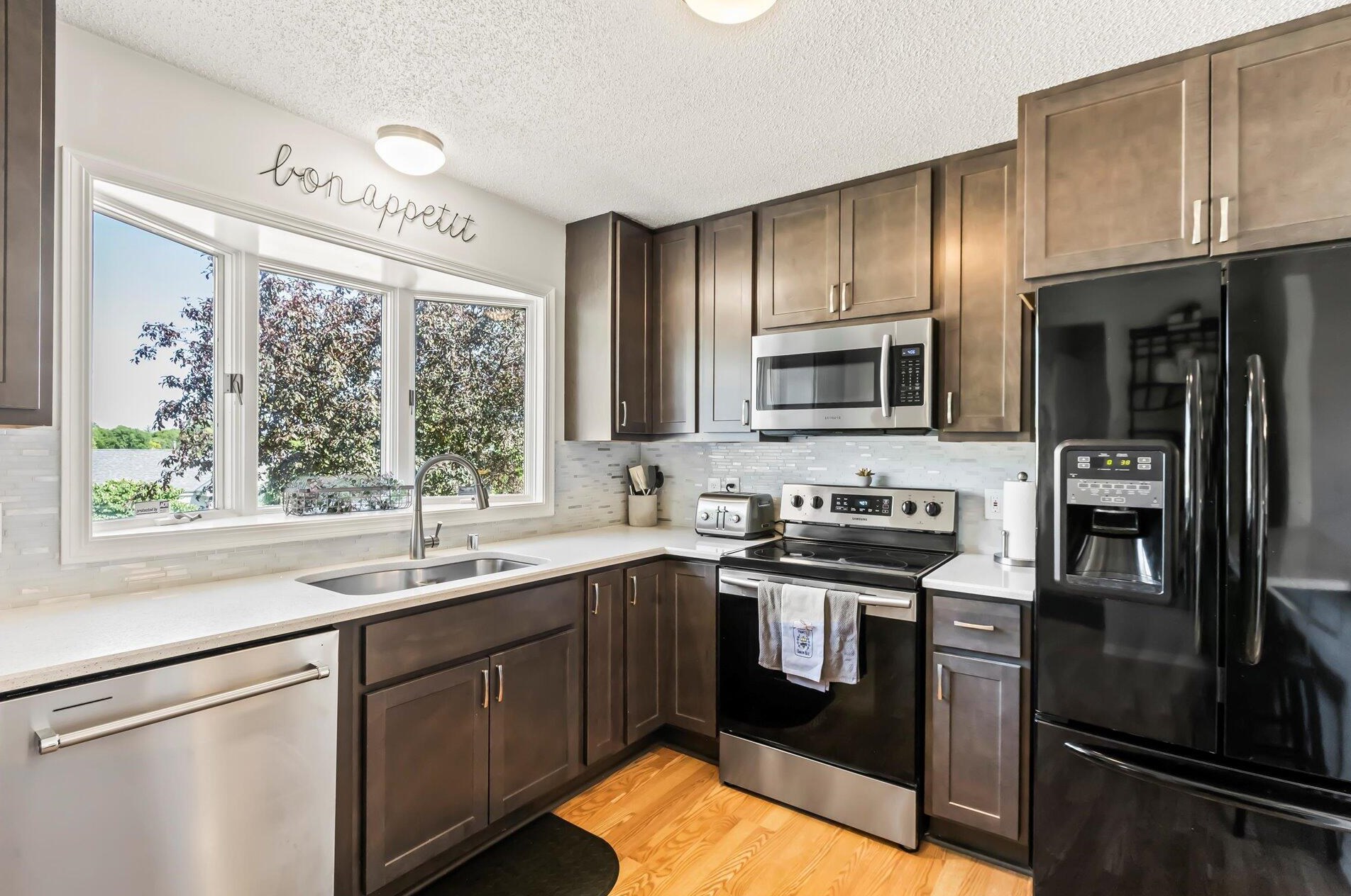224 Stewart Hill Dr, Waukesha, WI 53188