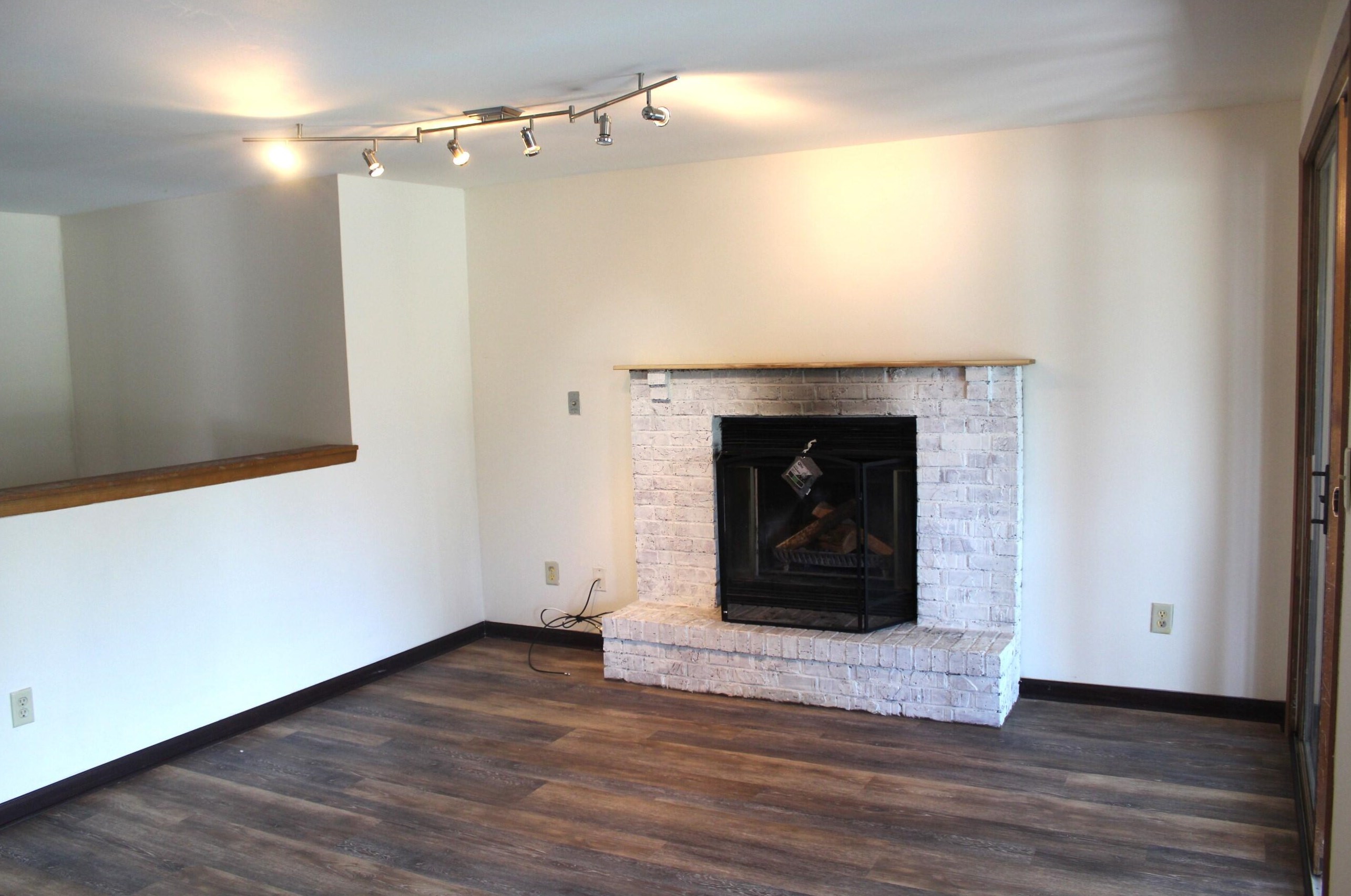230 E Drexel Ave, Oak Creek, WI 53154