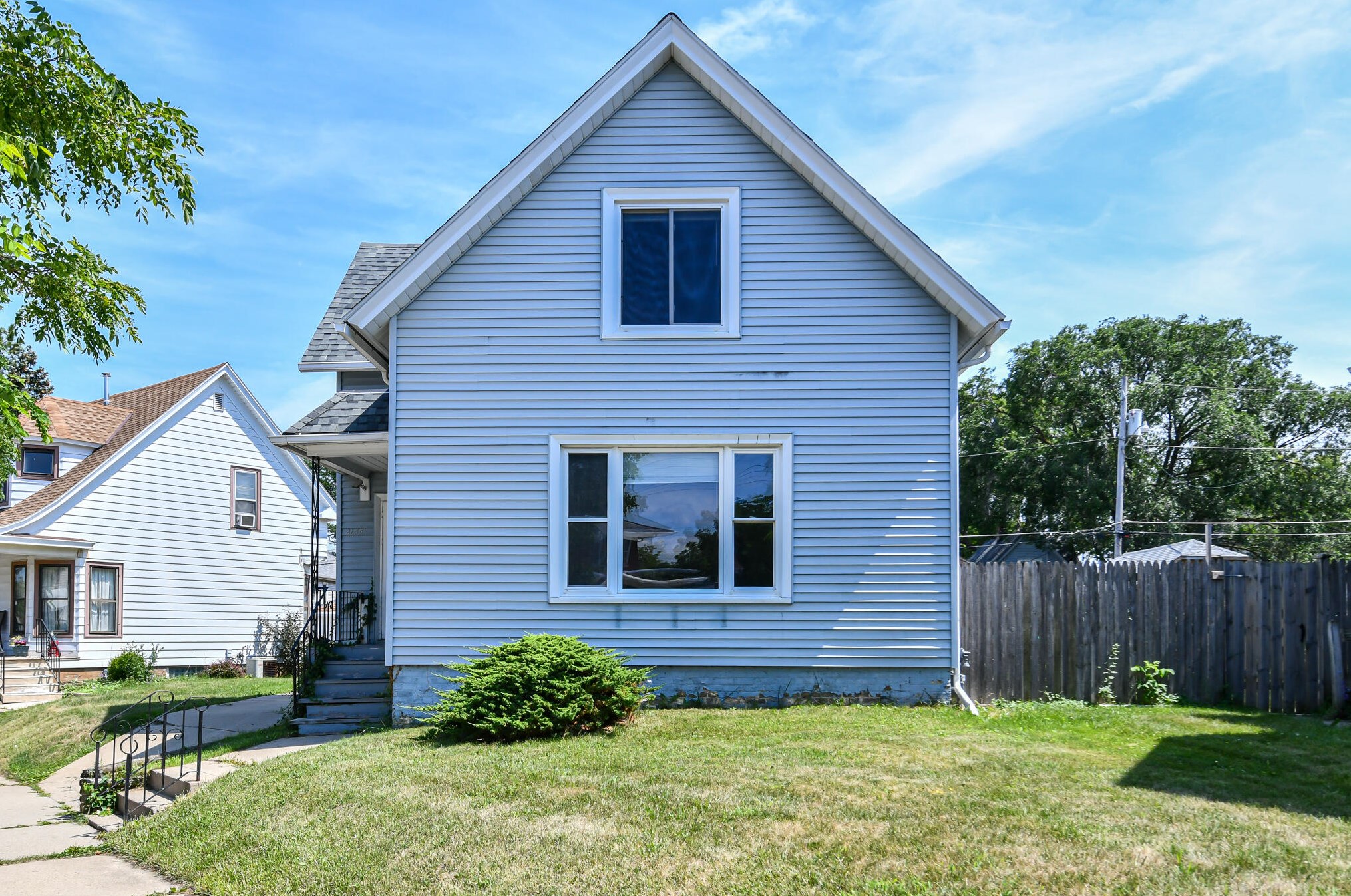 2135 Carmel Ave, Racine, WI 53405-2629