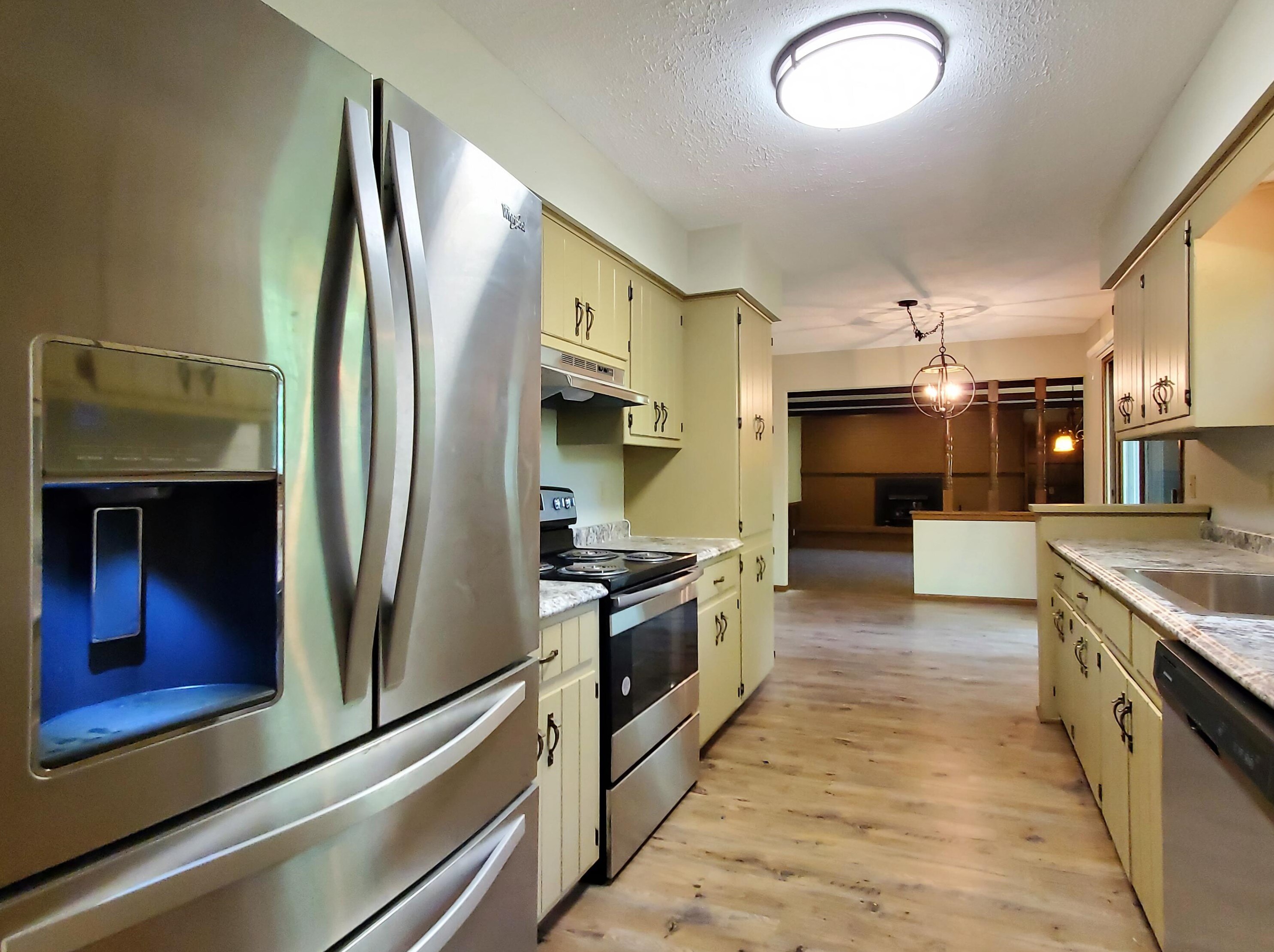 5503 Grandview Dr, Greendale, WI 53129