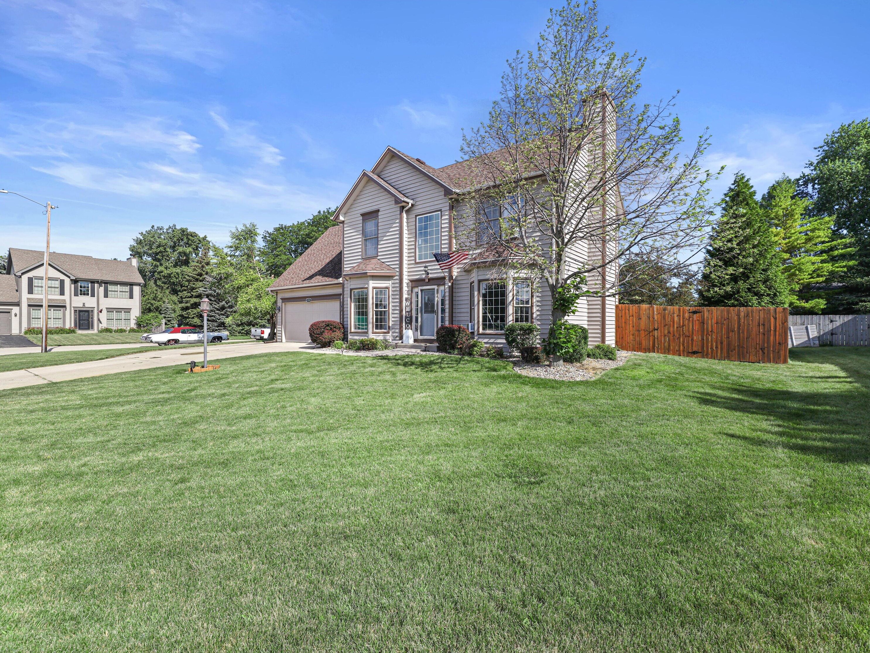 1218 Appaloosa Trl, Racine, WI 53402-2197
