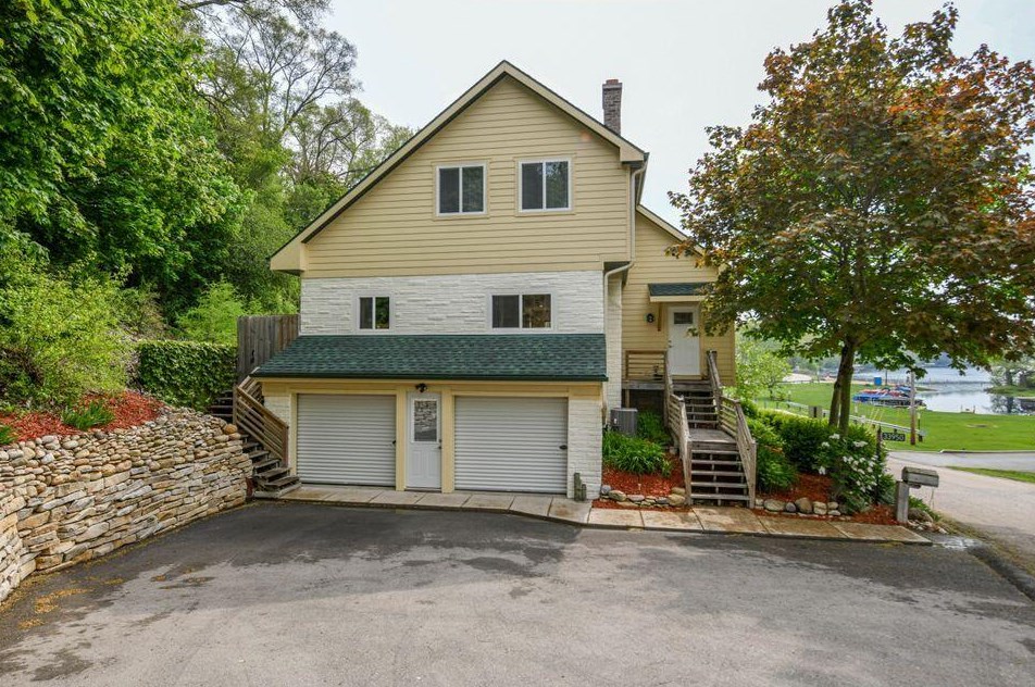 33950 Lagoon Dr, Lyons WI  53105-9227 exterior