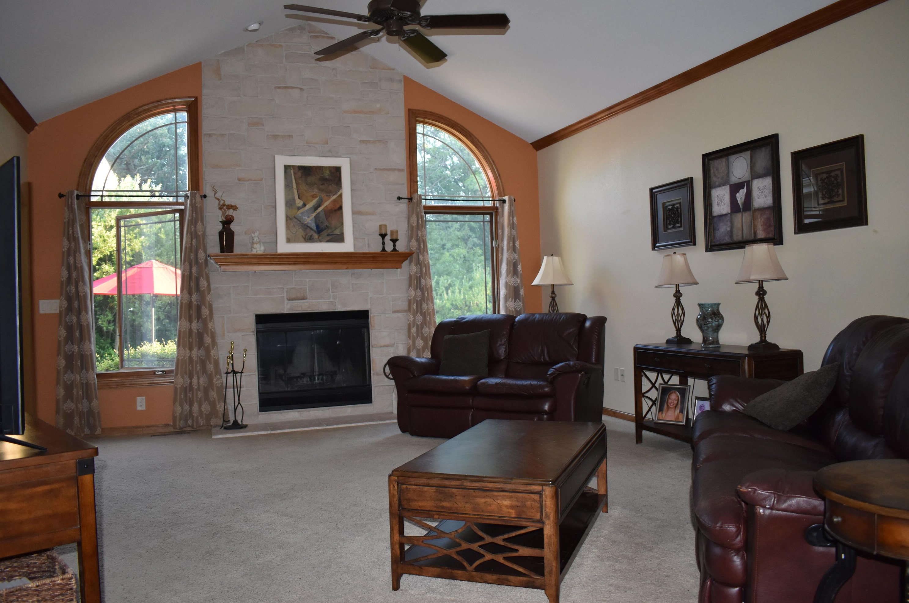 9061 Cordgrass Cir, Hales Corners, WI 53132-7206